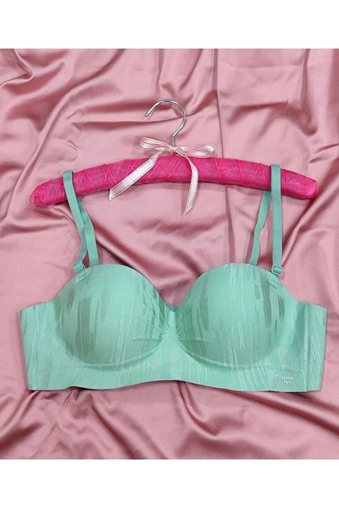 Lazer Kesim Dikişsiz Sütyen, Dolgulu Iz Yapmaz Balensiz Çizgili Sütyen