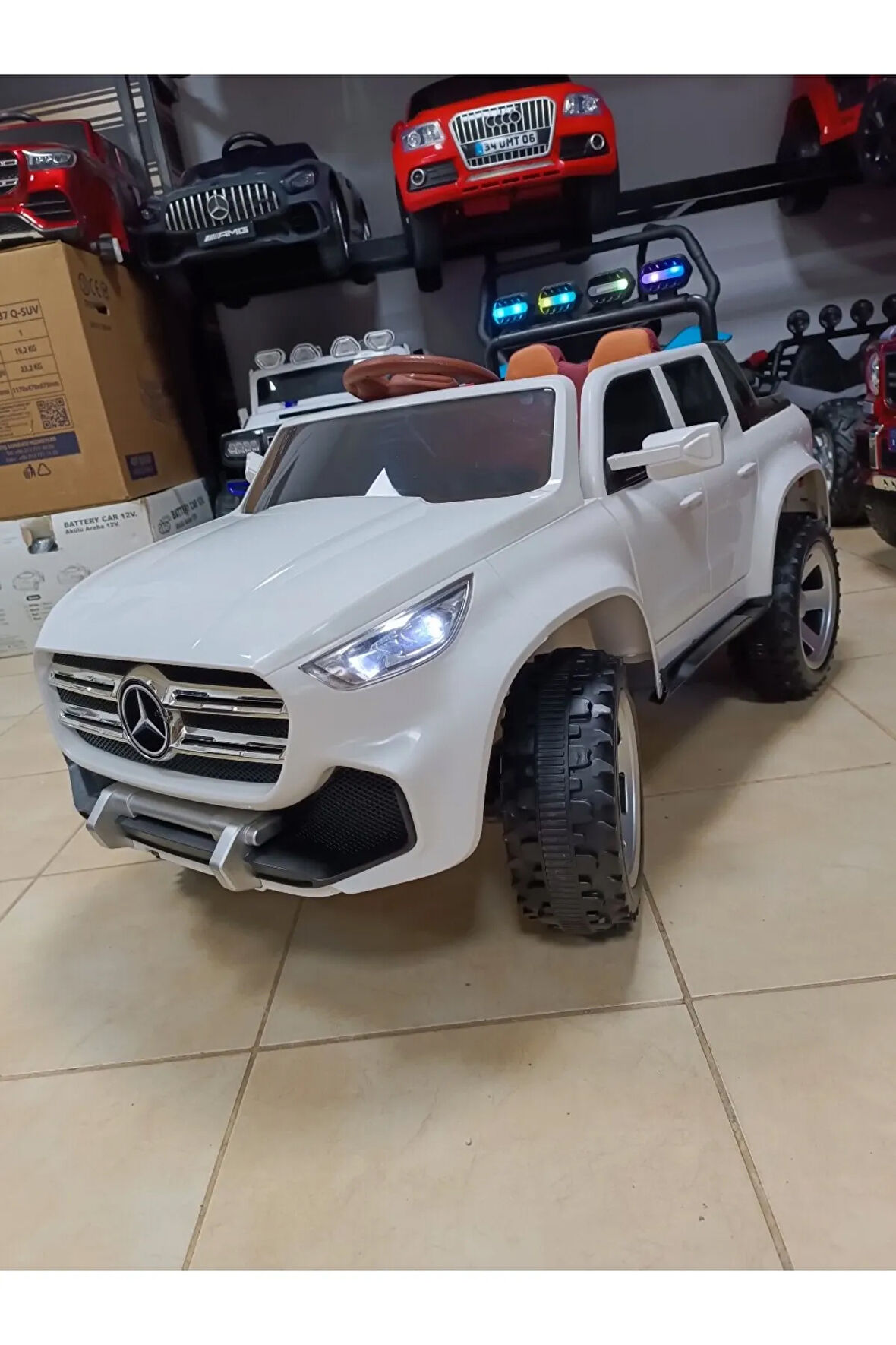 Mercedes Pick-Up! 12V, 4X4, Fonksiyonel Uzaktan Kumandalı, Akülü Araba!