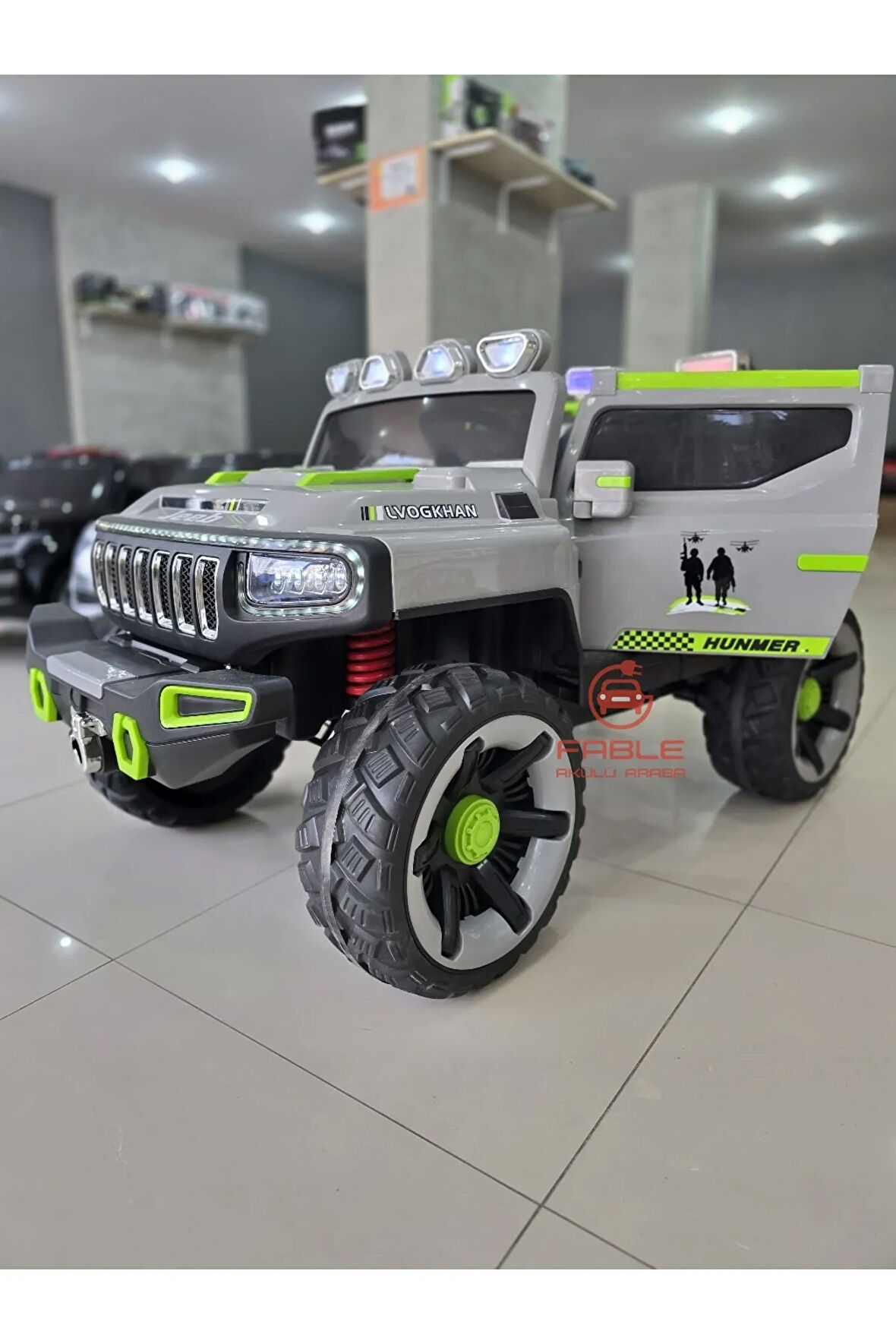 Hummer Jeeb! 12V, Kauçuk Lastik 4X4, Bluetooth Müzik, Yan Bagaj, Telsiz, Tepe Lambali