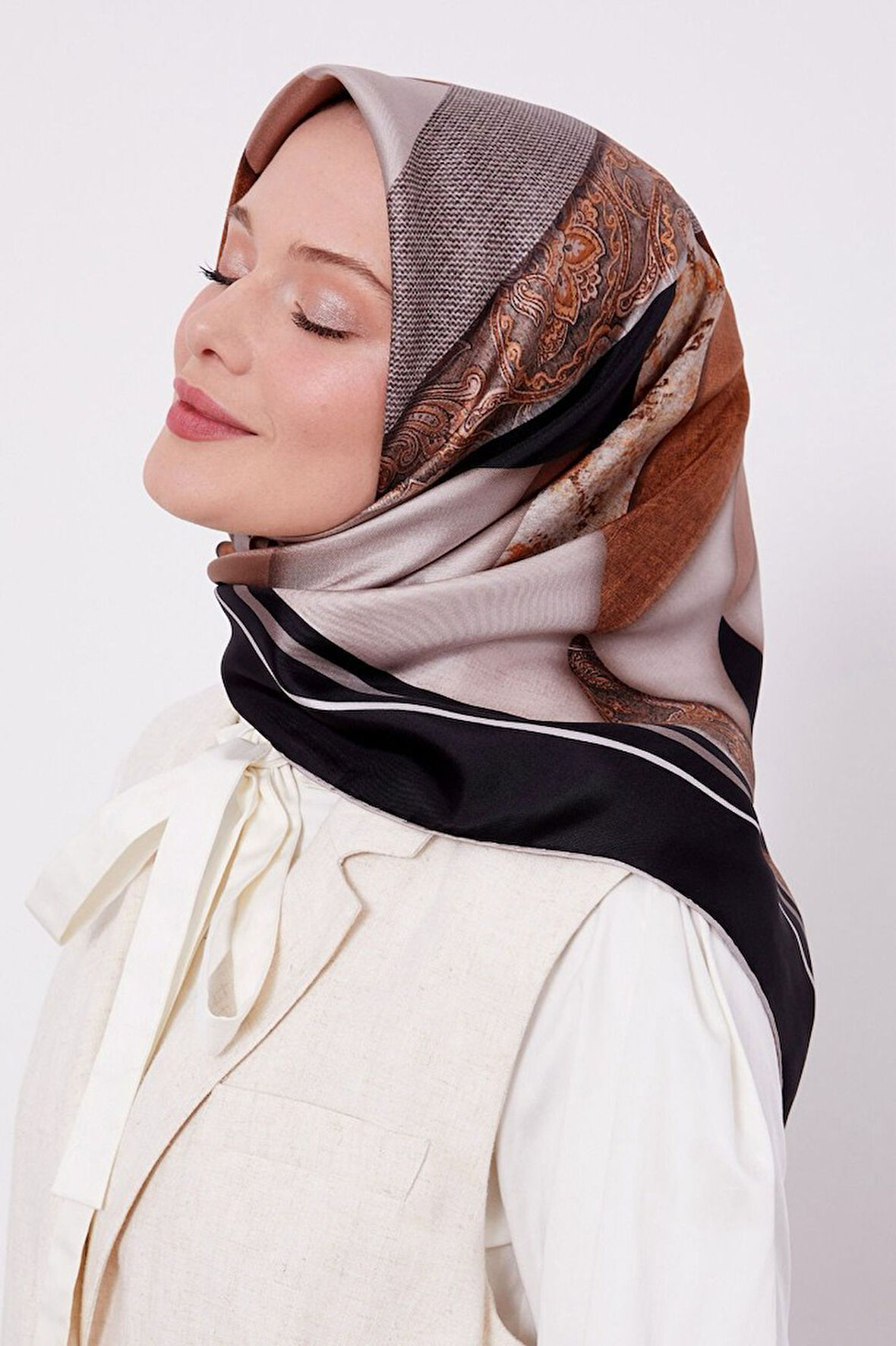 Levidor Twill İpek Eşarp LD4137-1