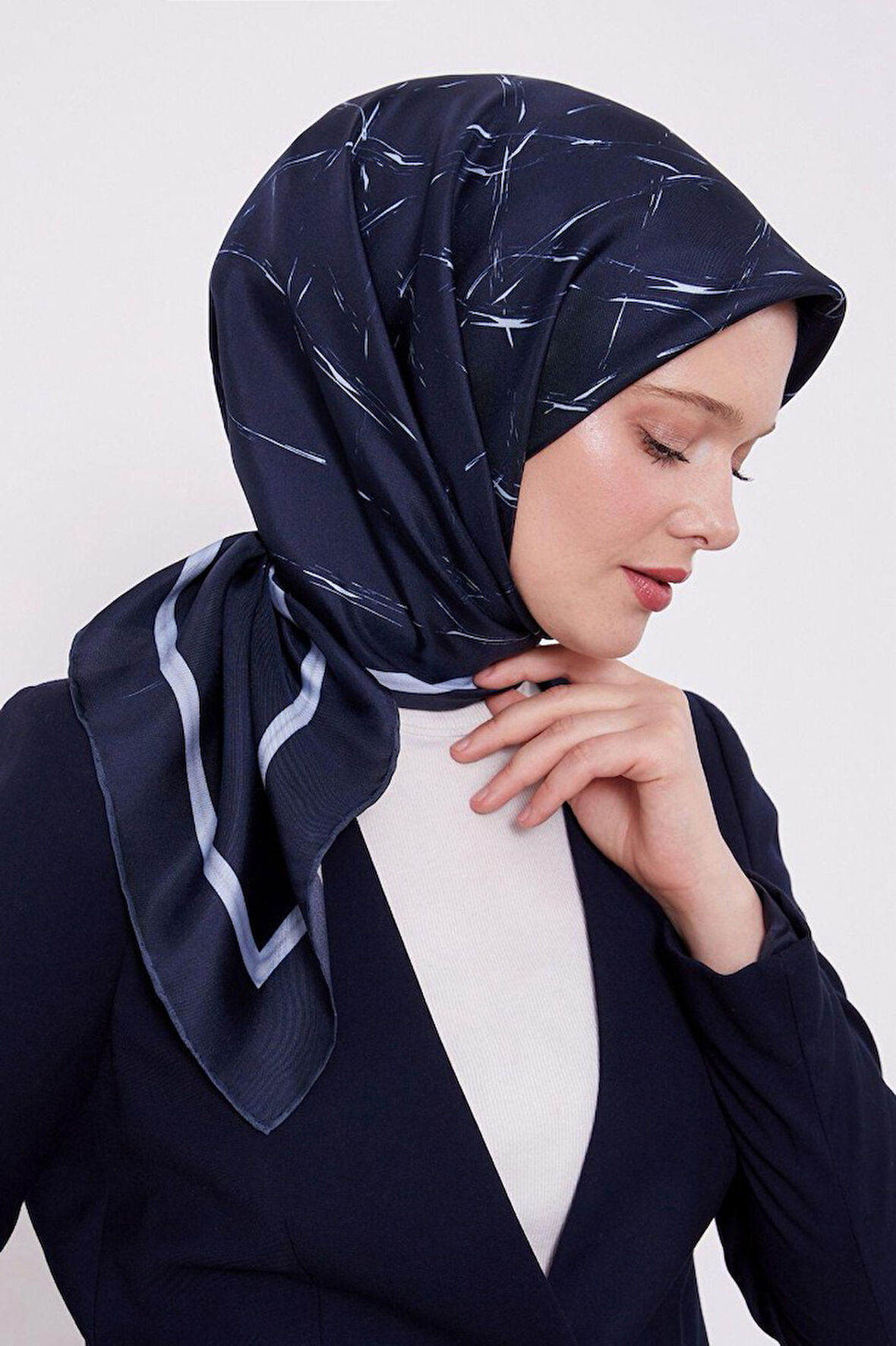 Levidor Twill İpek Eşarp LD4138