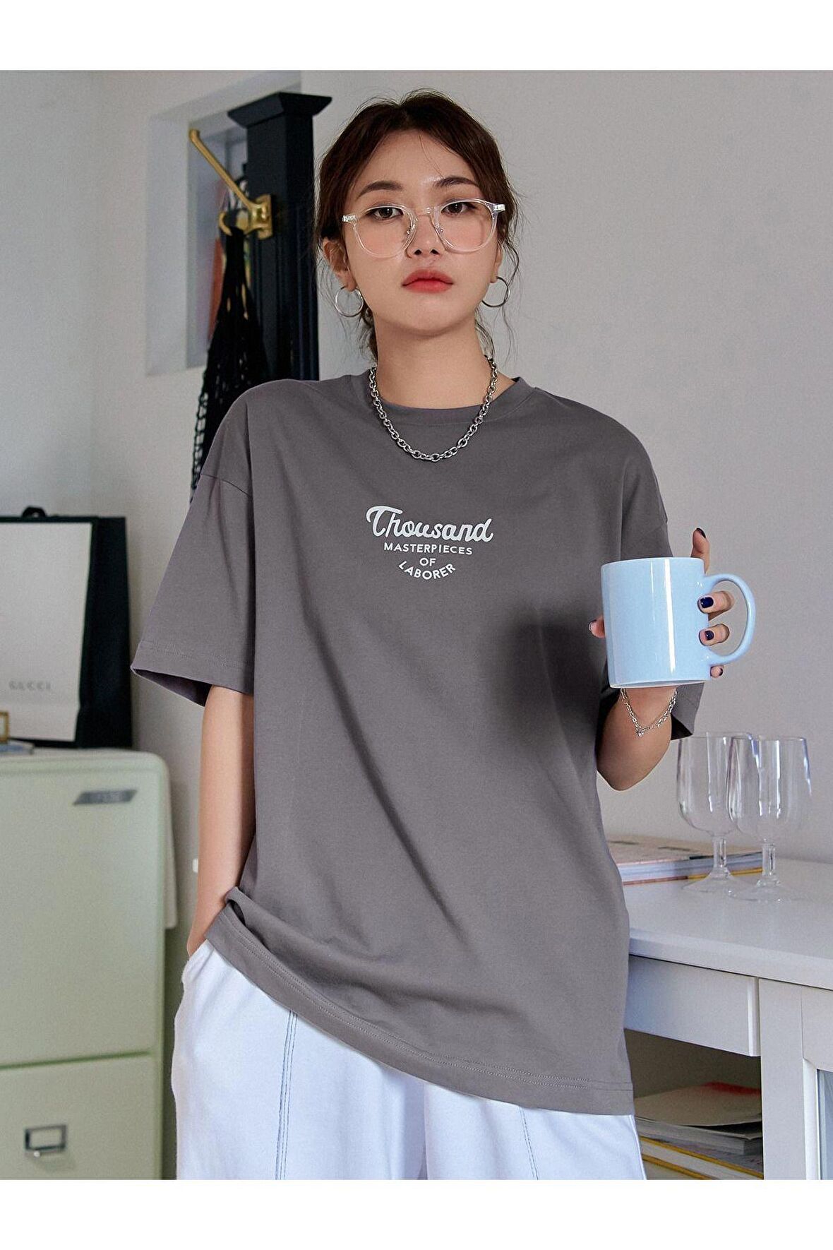 Unisex Thousand Yazılı Tshirt