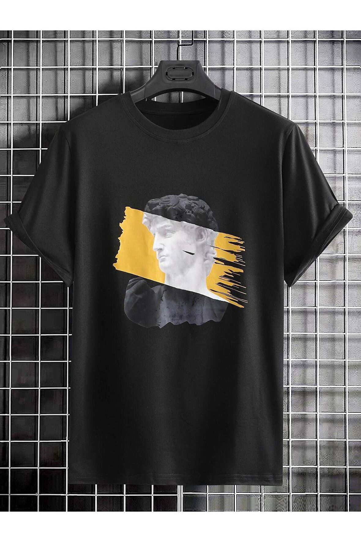 Unisex Önü Siyah Beyaz Baskılı Tshirt