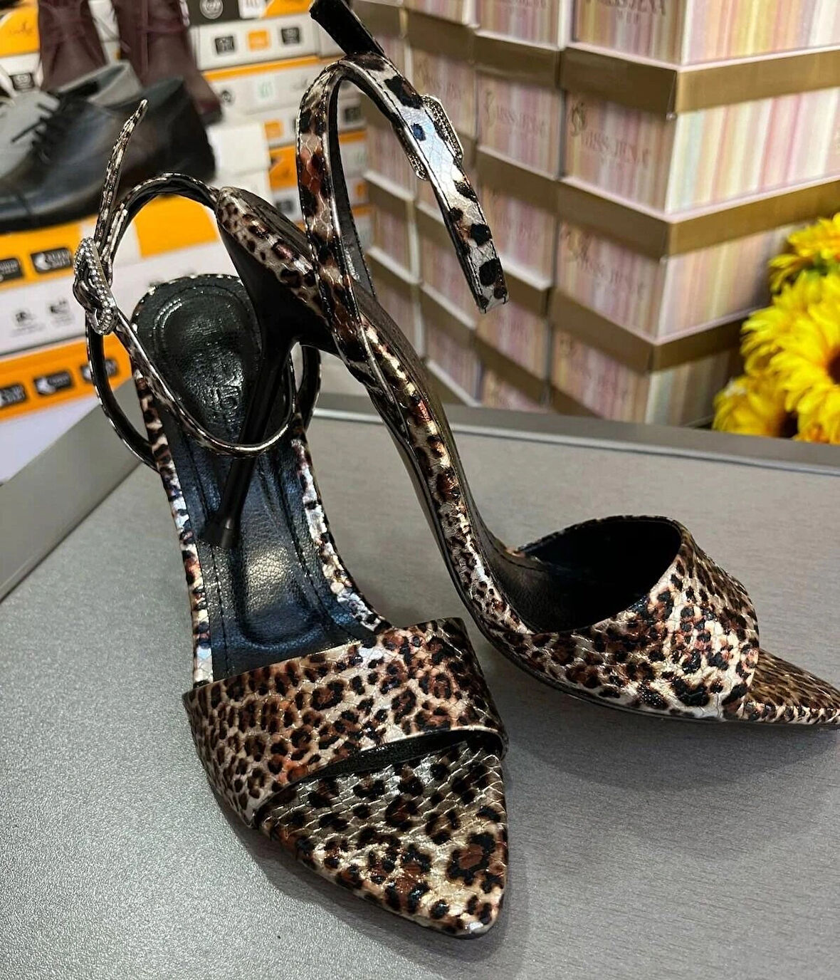 2025 TOP MODEL LEOPAR RUĞAN KELEBEK 10 CM TOPUKLU AYAKKABI MUHTEŞEM GECE-GÜNDÜZ