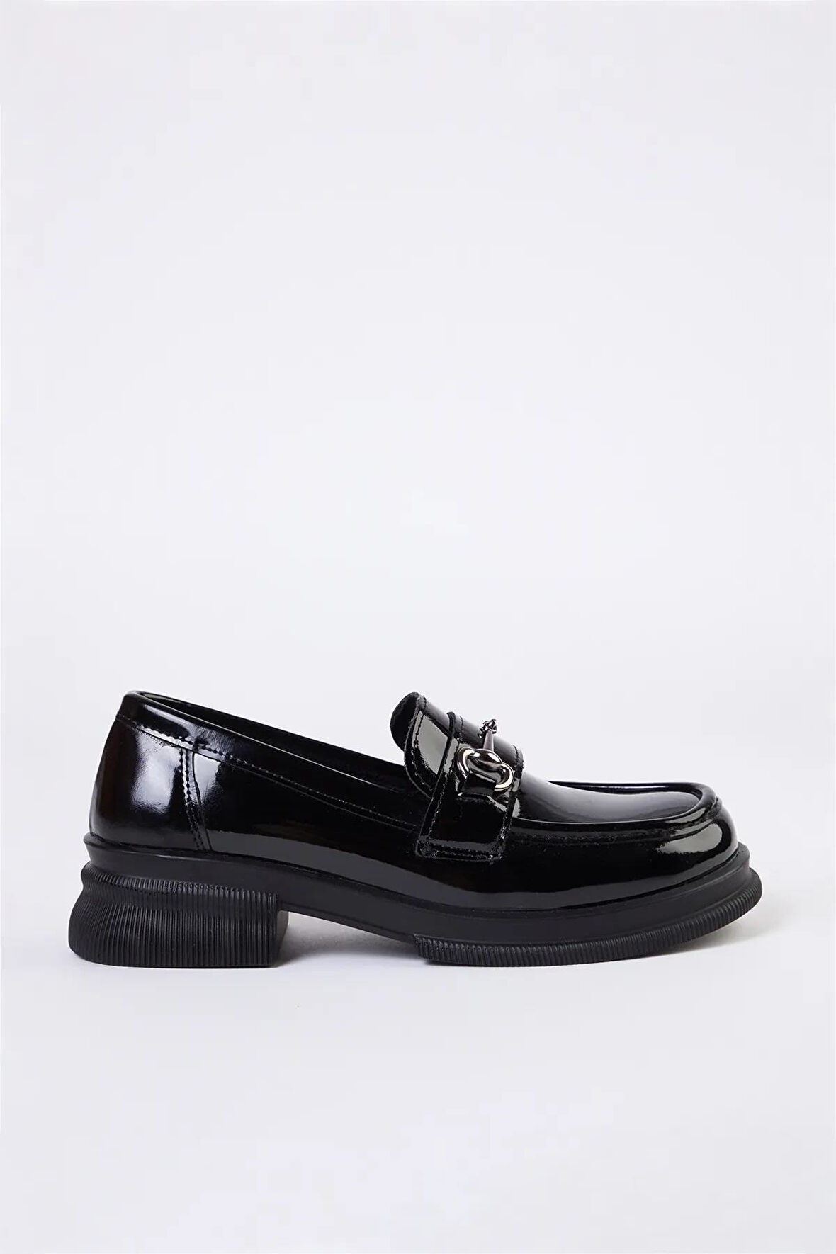 Siyah Tokalı Kalın Taban Kadın Loafer LFR-0025