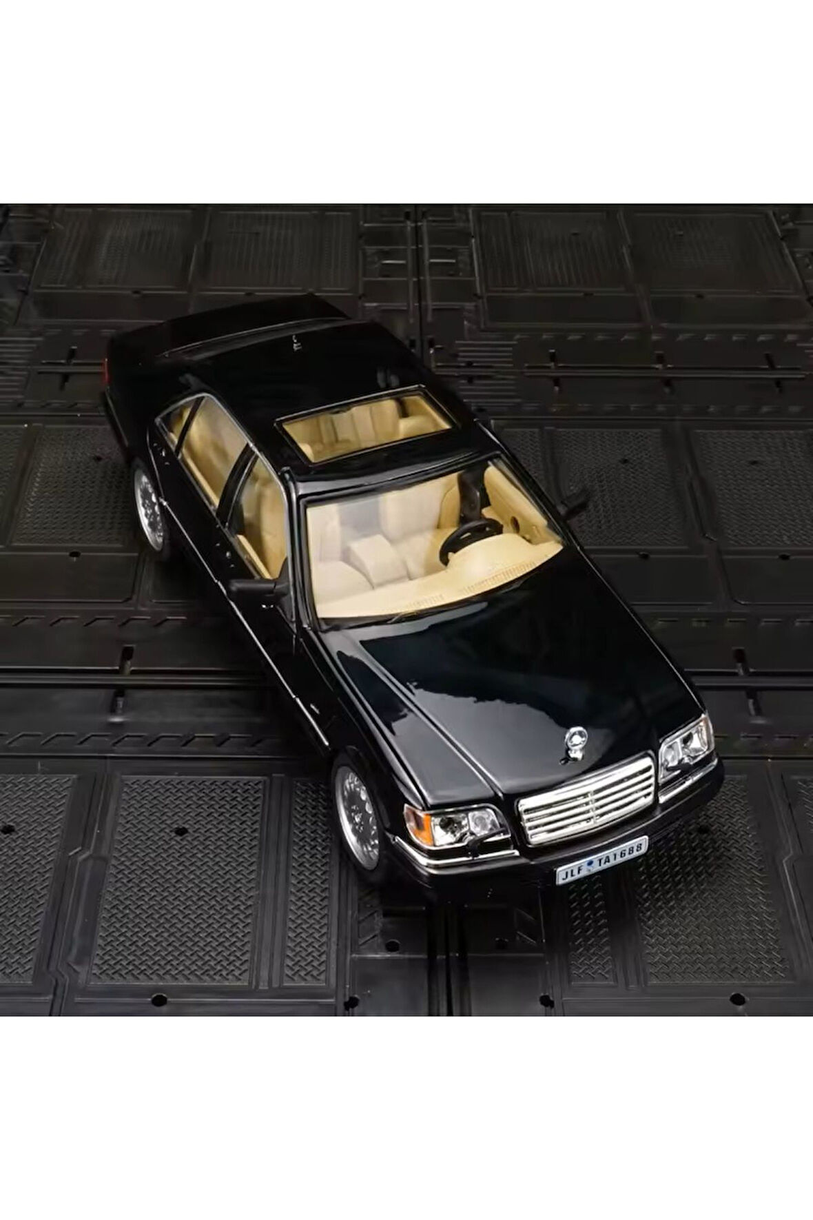 1:24 W140 SEL Kapıları Açılabilen Model Araba
