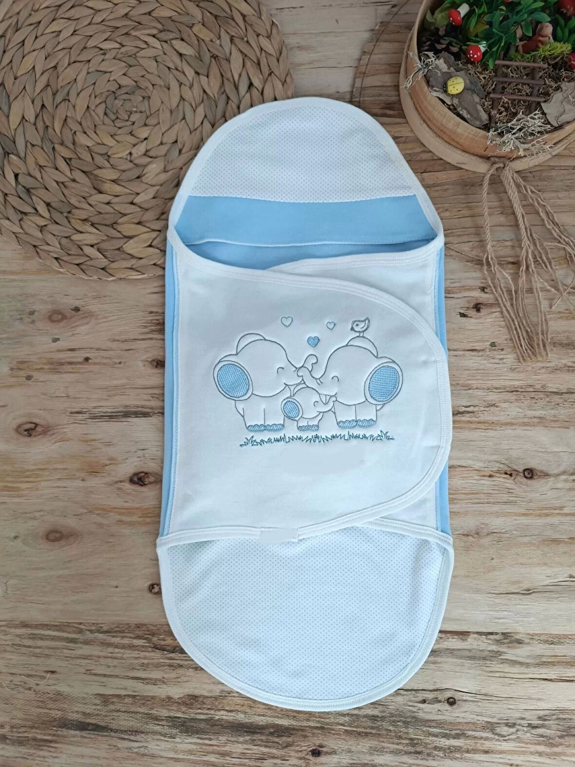 Lenaca Yenidoğan Mutlu Fil Ailesi Nakışlı Çıt Çıt Kapamalı Bebek Kundak
