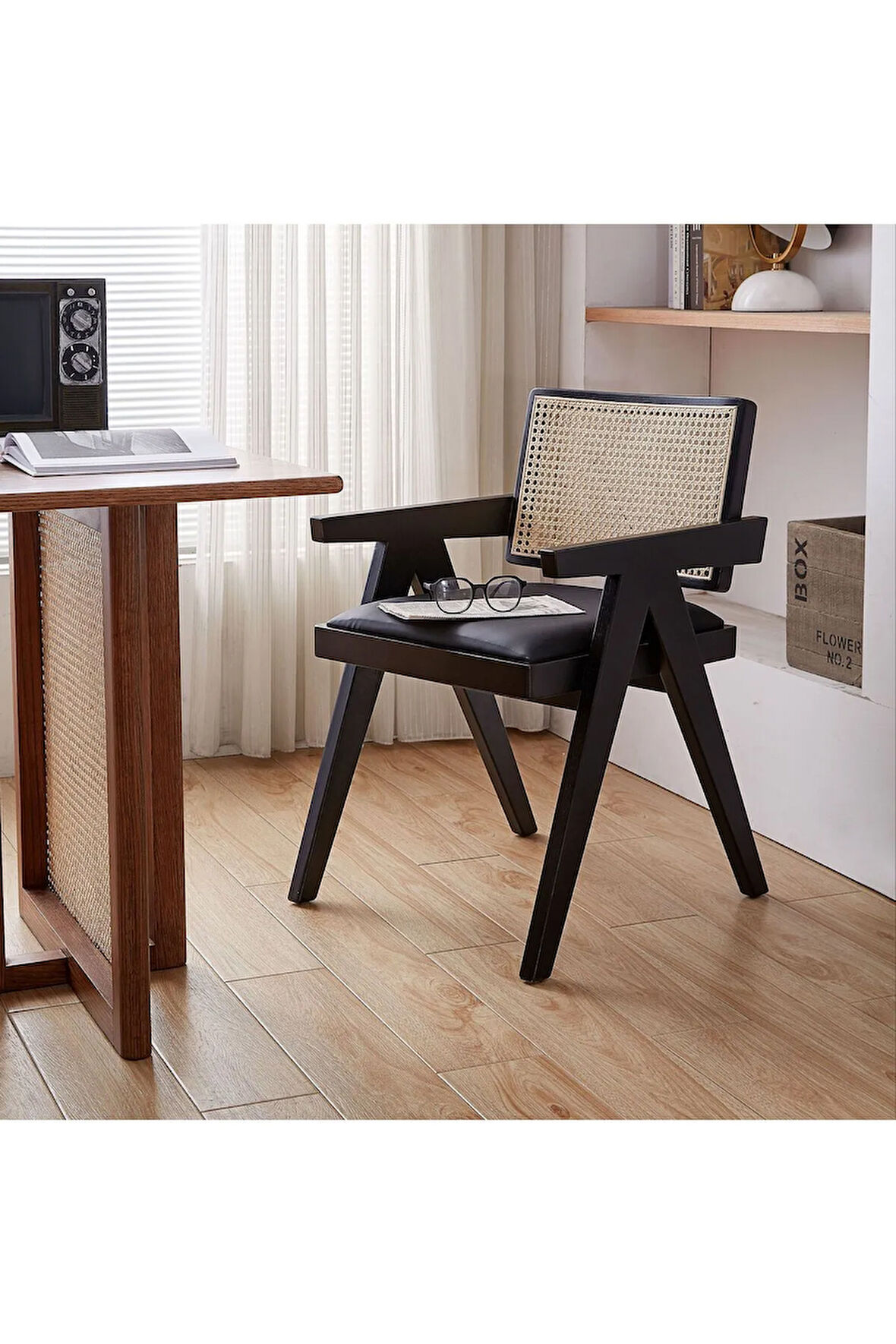 Luna Siyah Pergel Hazeranlı Model Hasırlı Siyah Ahşap Sandalye