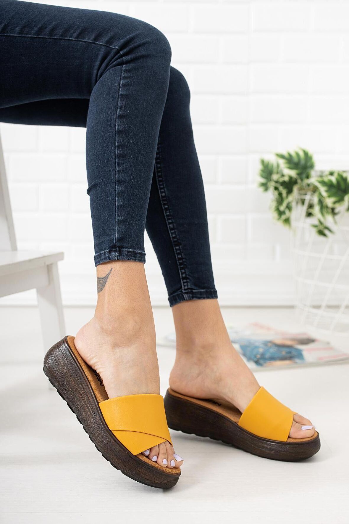 Linda Kadın Dolgu Topuk Casual Kalın Tabanlı Terlik