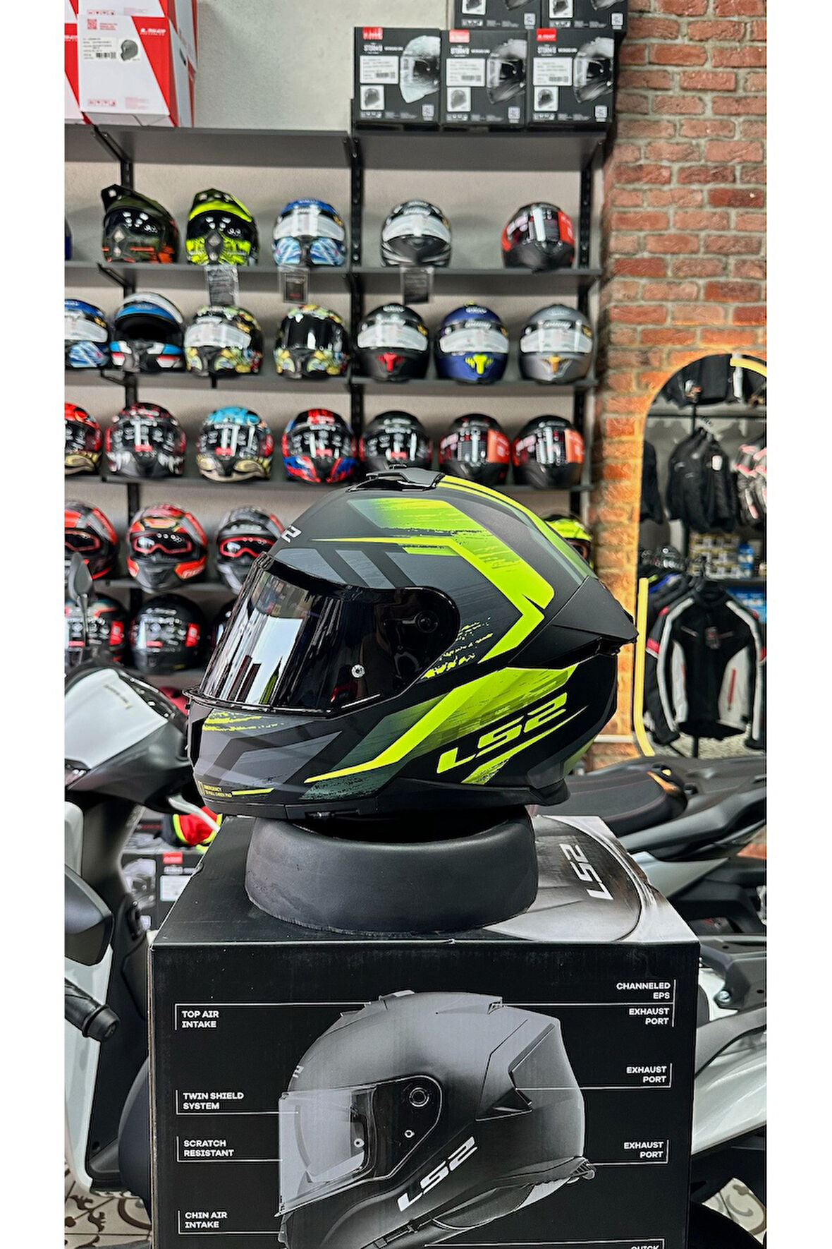 LS2 STREAM 2 FURY MAT SIYAH-GRI-NEON SARI KASK