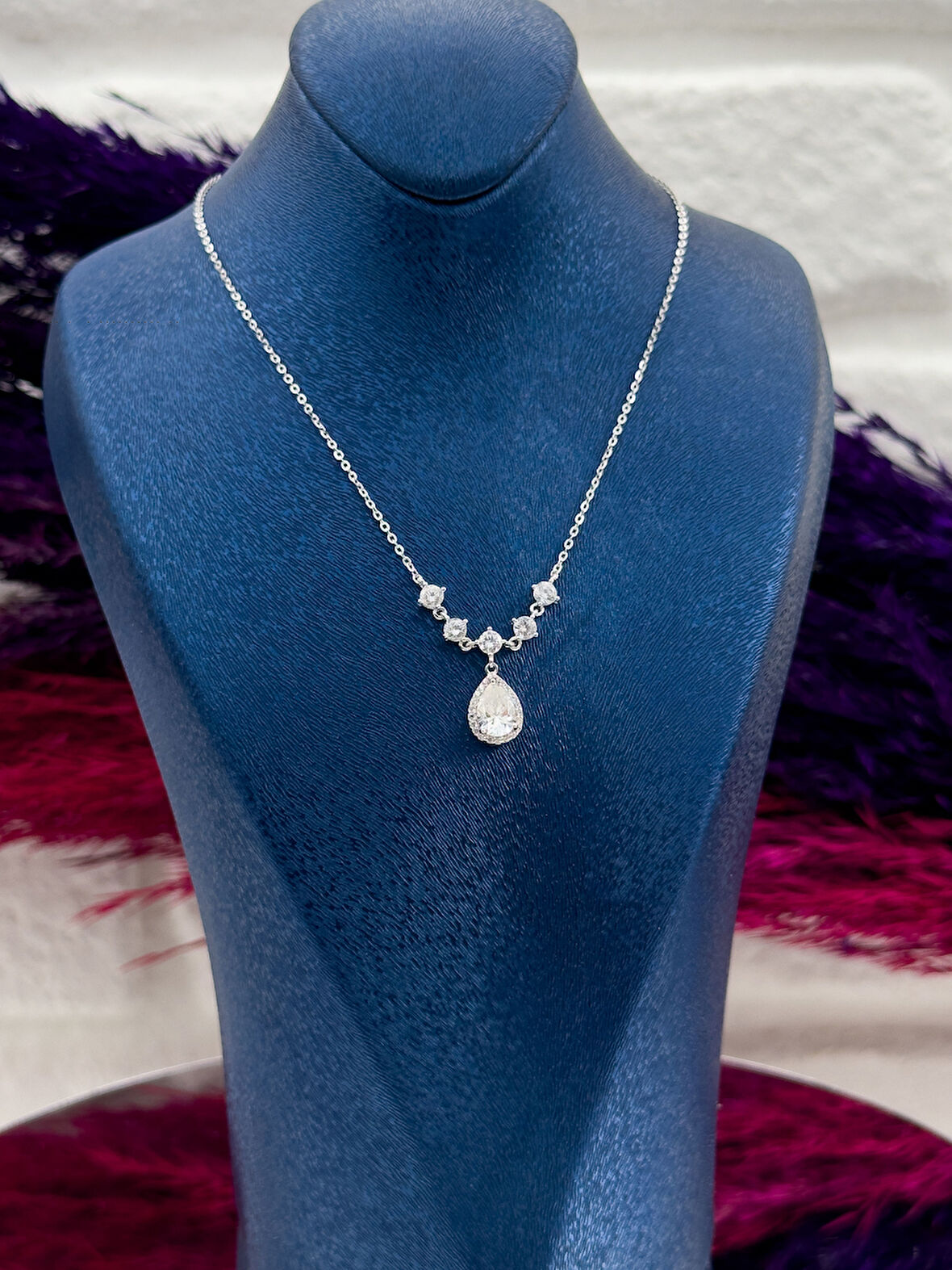 925 Ayar Gümüş Pırlanta Montür Damla Desenli Popüler Kadın Kolye