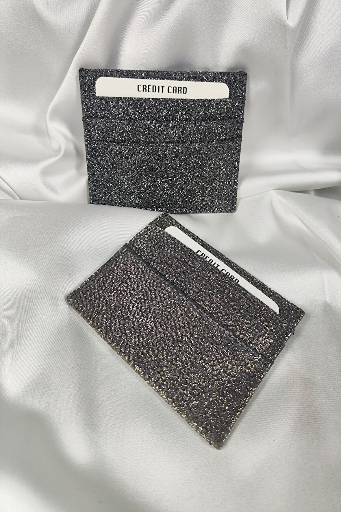 Kadın Kartlık Simli Siyah, 1. Sınıf Vinlex Deri, 7 Tane Kart Koyma Cepli