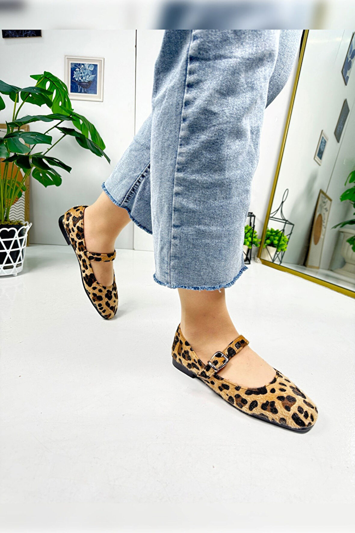 Günlük Kadın Babet Oval Burunlu Sade Şık Alçak Topuklu Tokalı Hafif Rahat Ayakkabı M-506