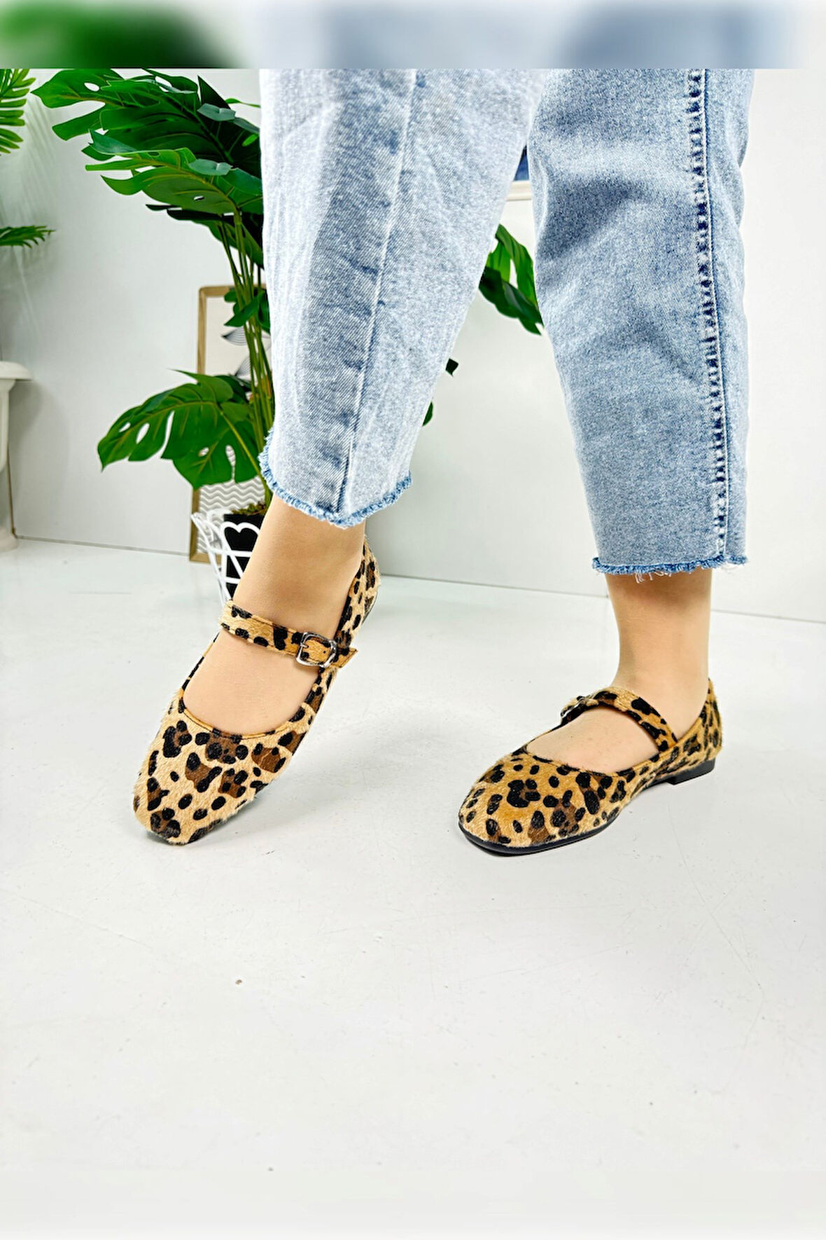 Günlük Kadın Babet Oval Burunlu Sade Şık Alçak Topuklu Tokalı Hafif Rahat Ayakkabı M-506