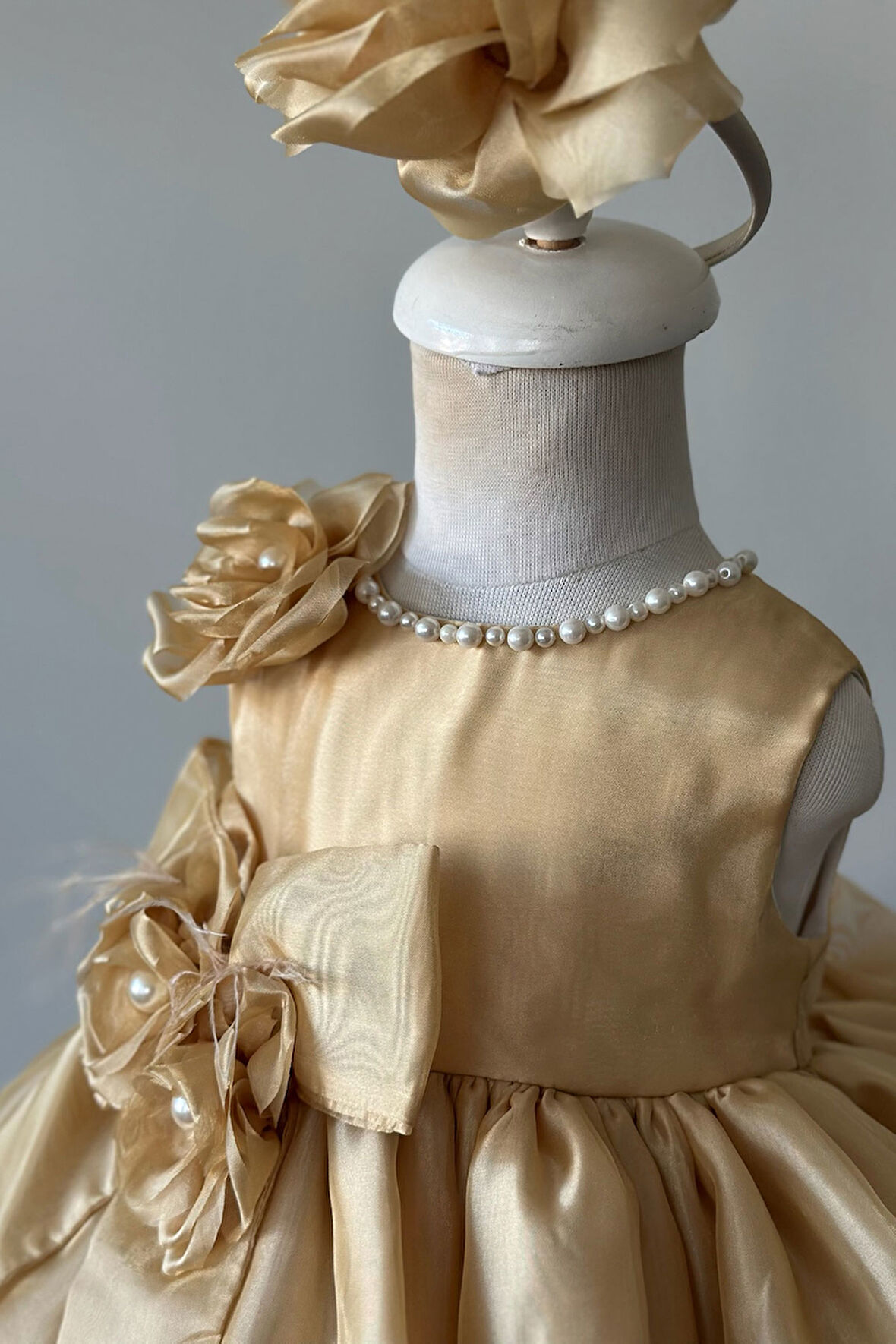 Özel Tasarım Kız Çocuk Elbise, Çiçek ve İnci Detaylı, Fiyonklu, Saç Aksesuarlı_M1125