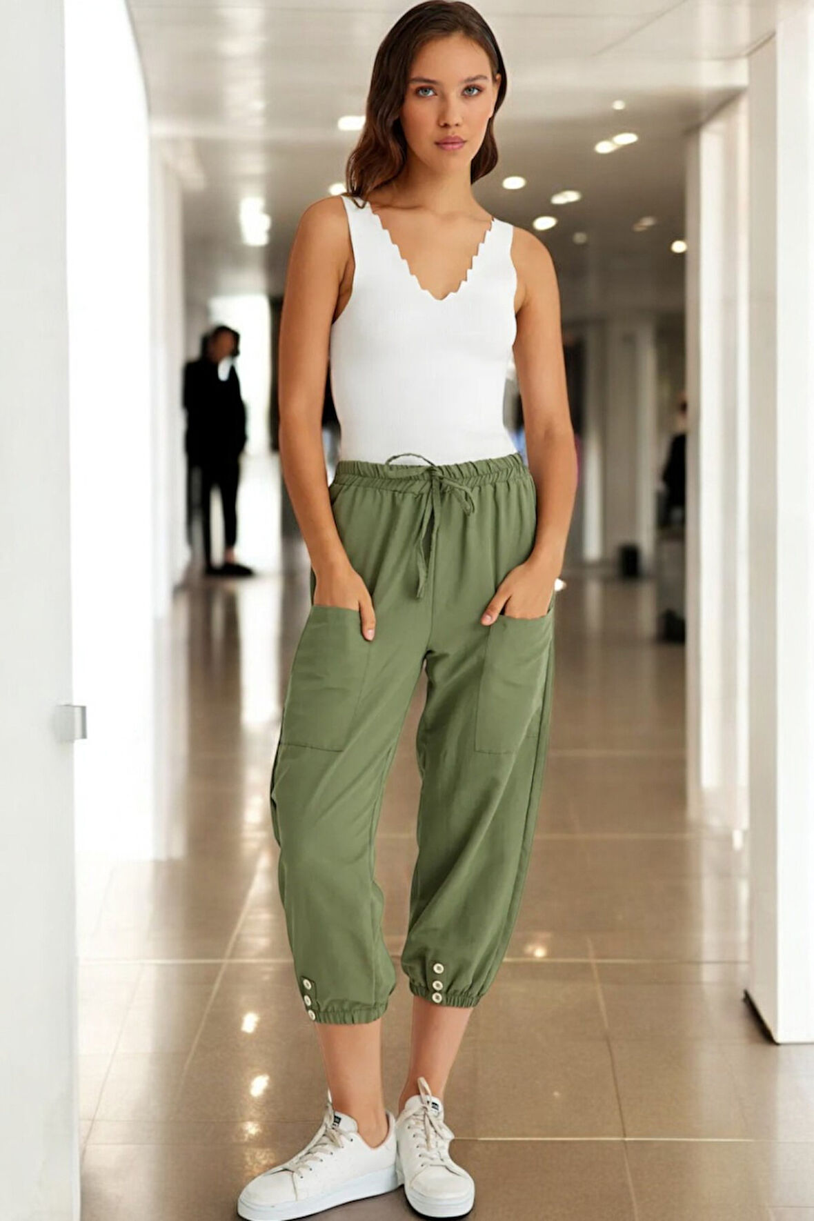 Beli Lastikli Düğme Detaylı Keten pantolon