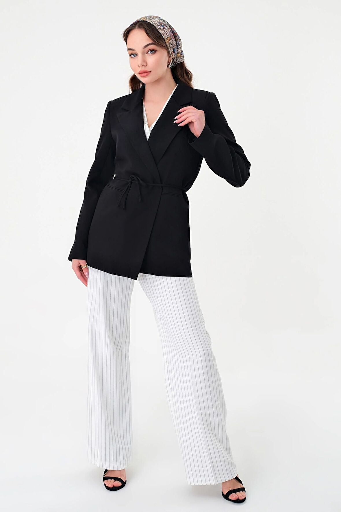 Kadın Siyah Bel Bağlamalı Blazer Ceket