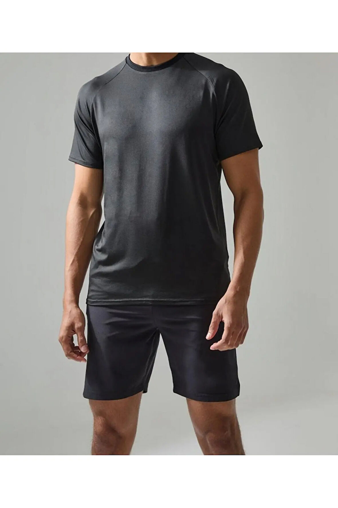 Siyah Reglan Kısa Kol Spor Tişört