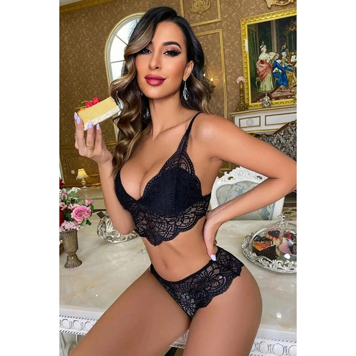Kadın Siyah Dantel Bralet Ve Slip Külotlu İç Çamaşır Takımı