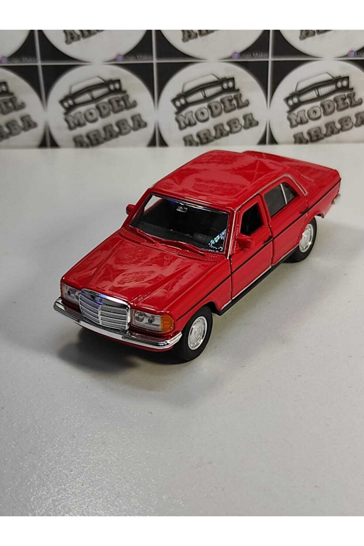 1:38 Mercedes-benz E-class 230e W123 Kırmızı