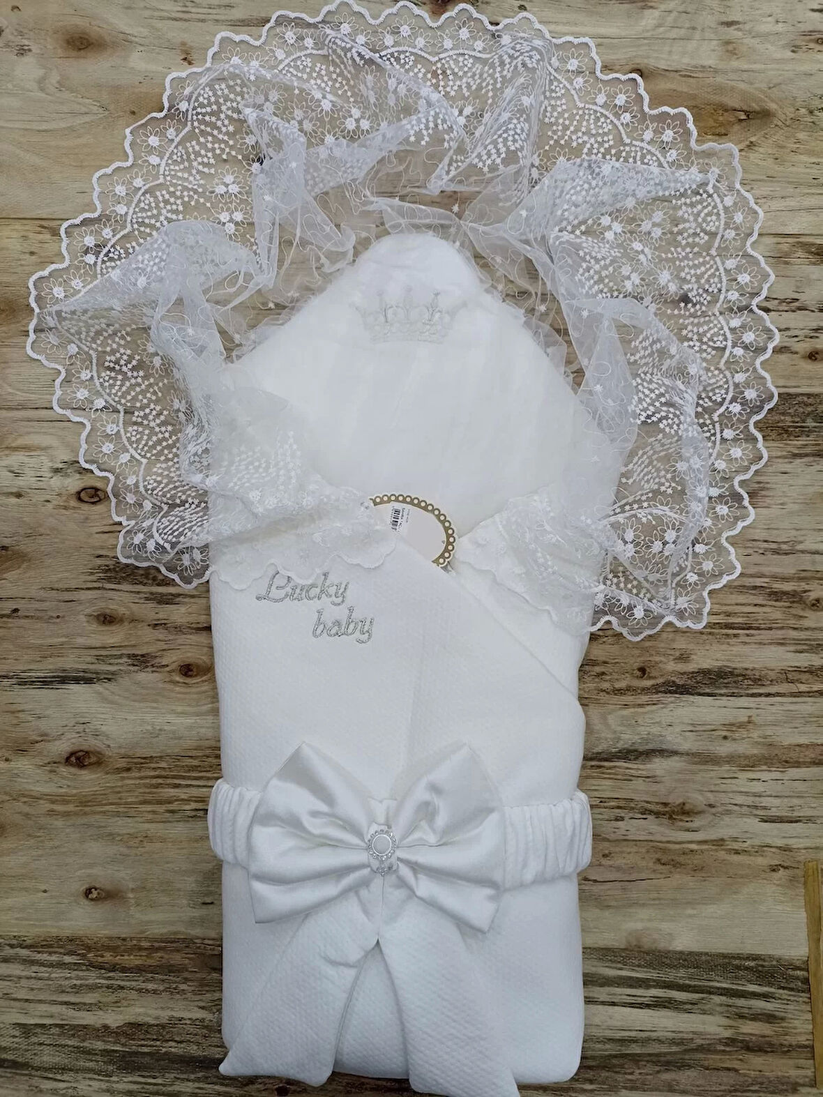 Eterella Yenidoğan Sahra Taç Lucky Baby Nakışlı Kumru Kundak Bebek Battaniyesi Ekru