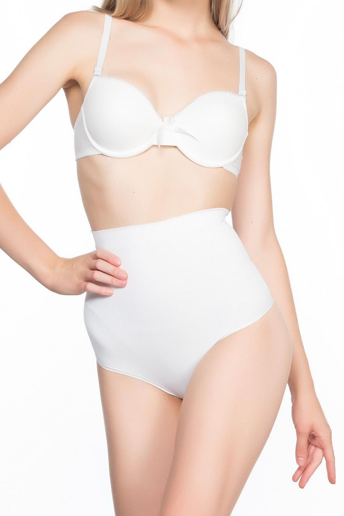 Beyaz Dikişsiz String Korse 2054