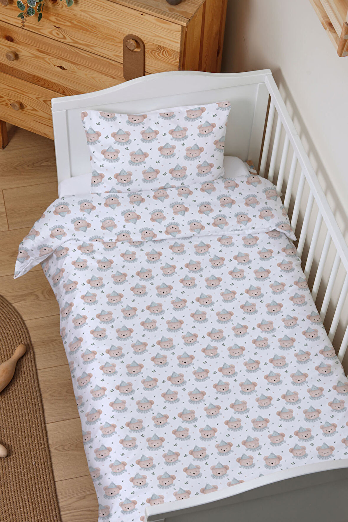 Organik Bebek Boy Nevresim Takımı (100x150) - Mavi Şapkalı Ayıcık