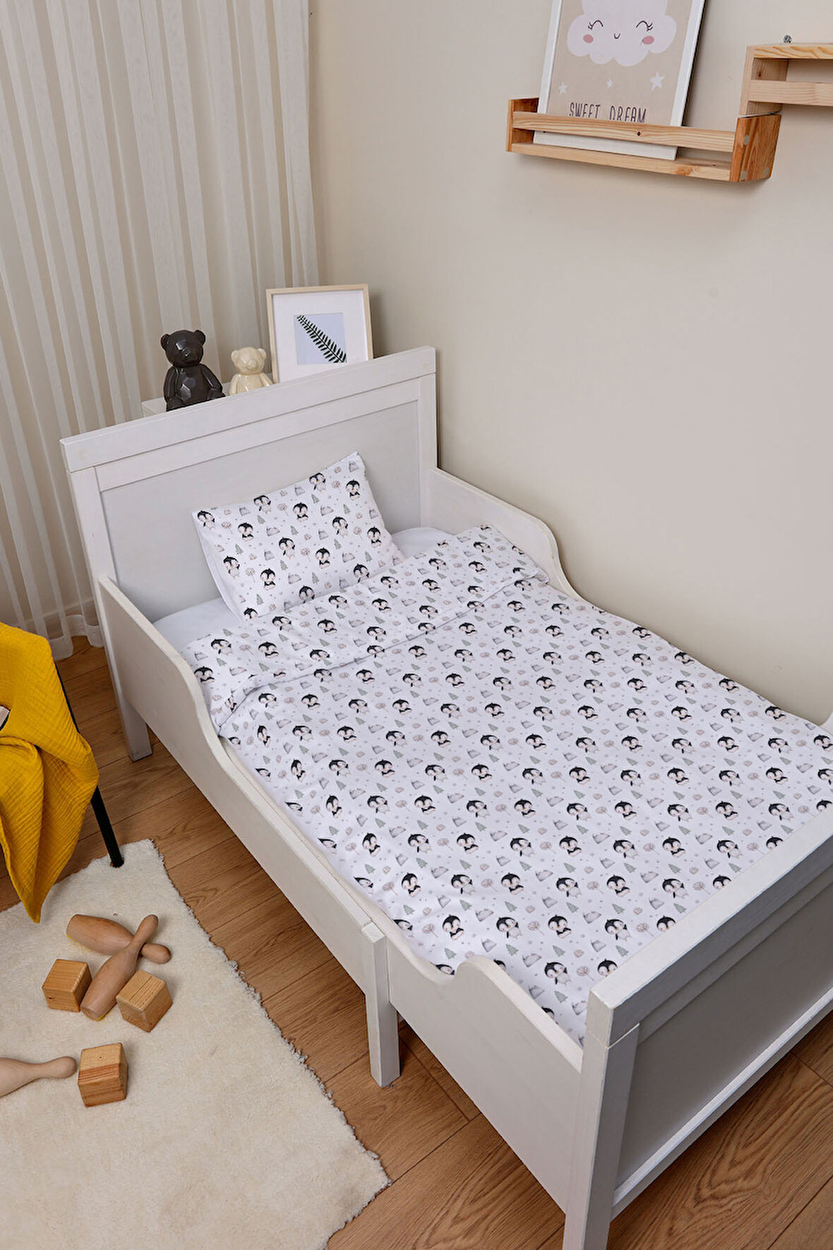Organik Çarşaflı Park Yatak Nevresim Takımı (80x120) - Kutup Dostları Penguenler