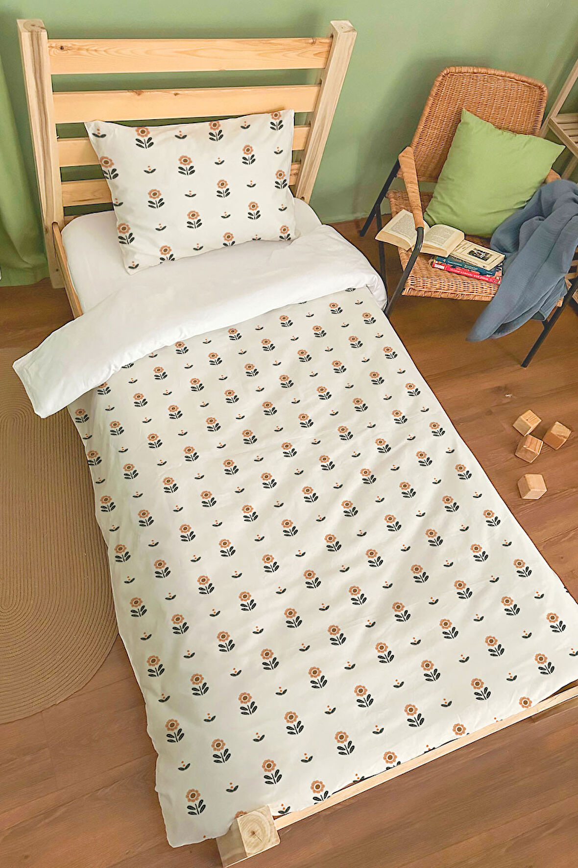 Organik Tek Kişilik Nevresim Takımı (160x220) - Minik Papatya Çiçeği
