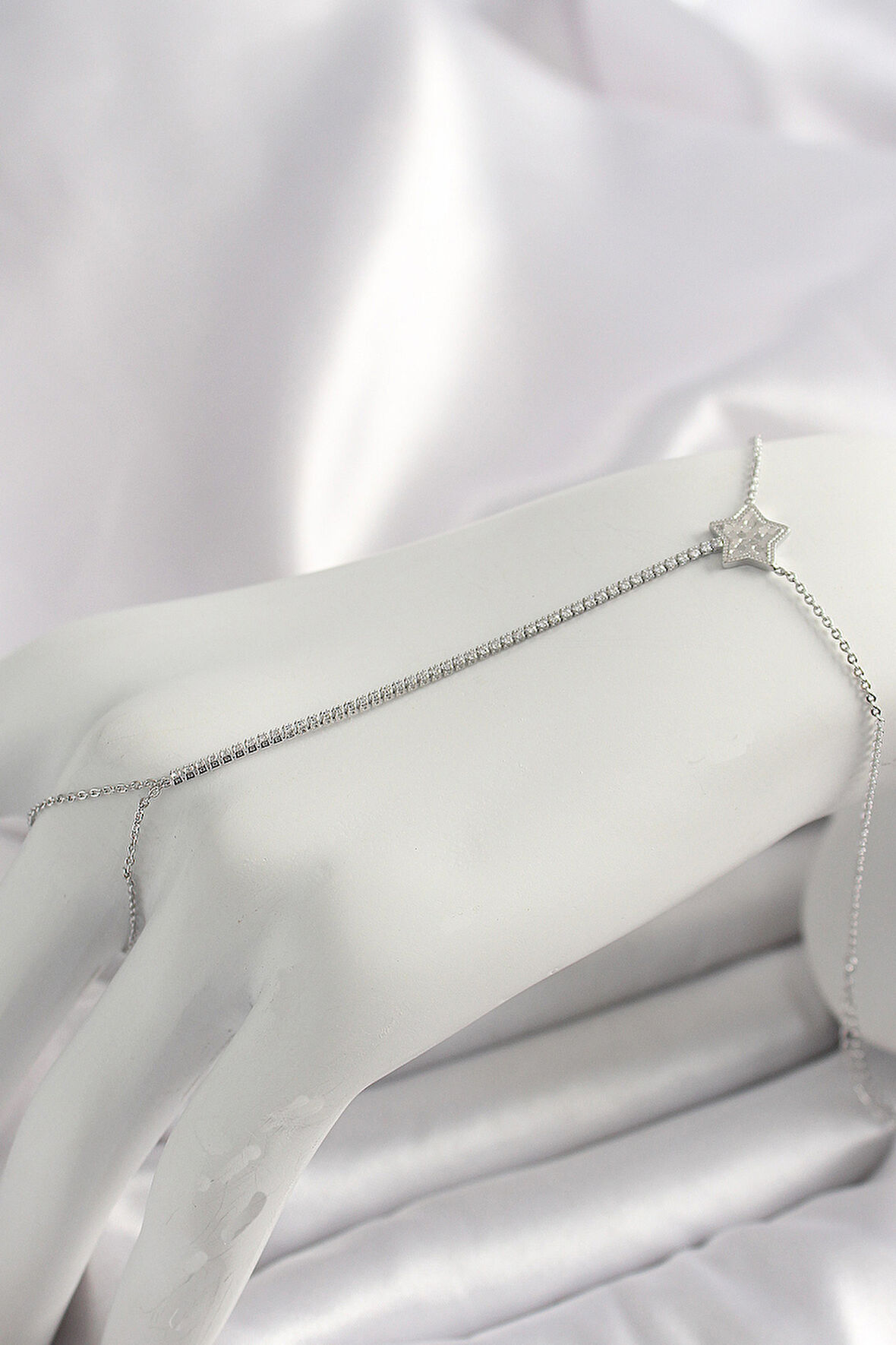 Pirinç Gümüş Renk Su Yolu Zirkon Taşlı Yıldız Model Kadın Şahmeran