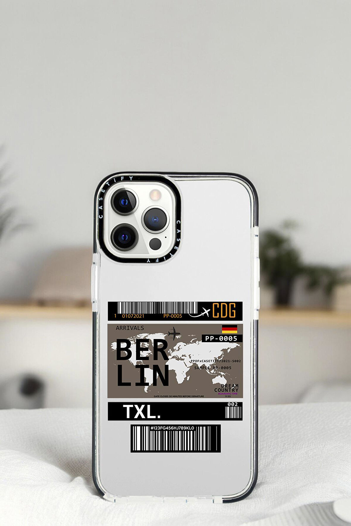 iPhone 13 Pro Berlin Ticket Desenli Casetify Darbe Emci Silikonlu Telefon Kılıfı