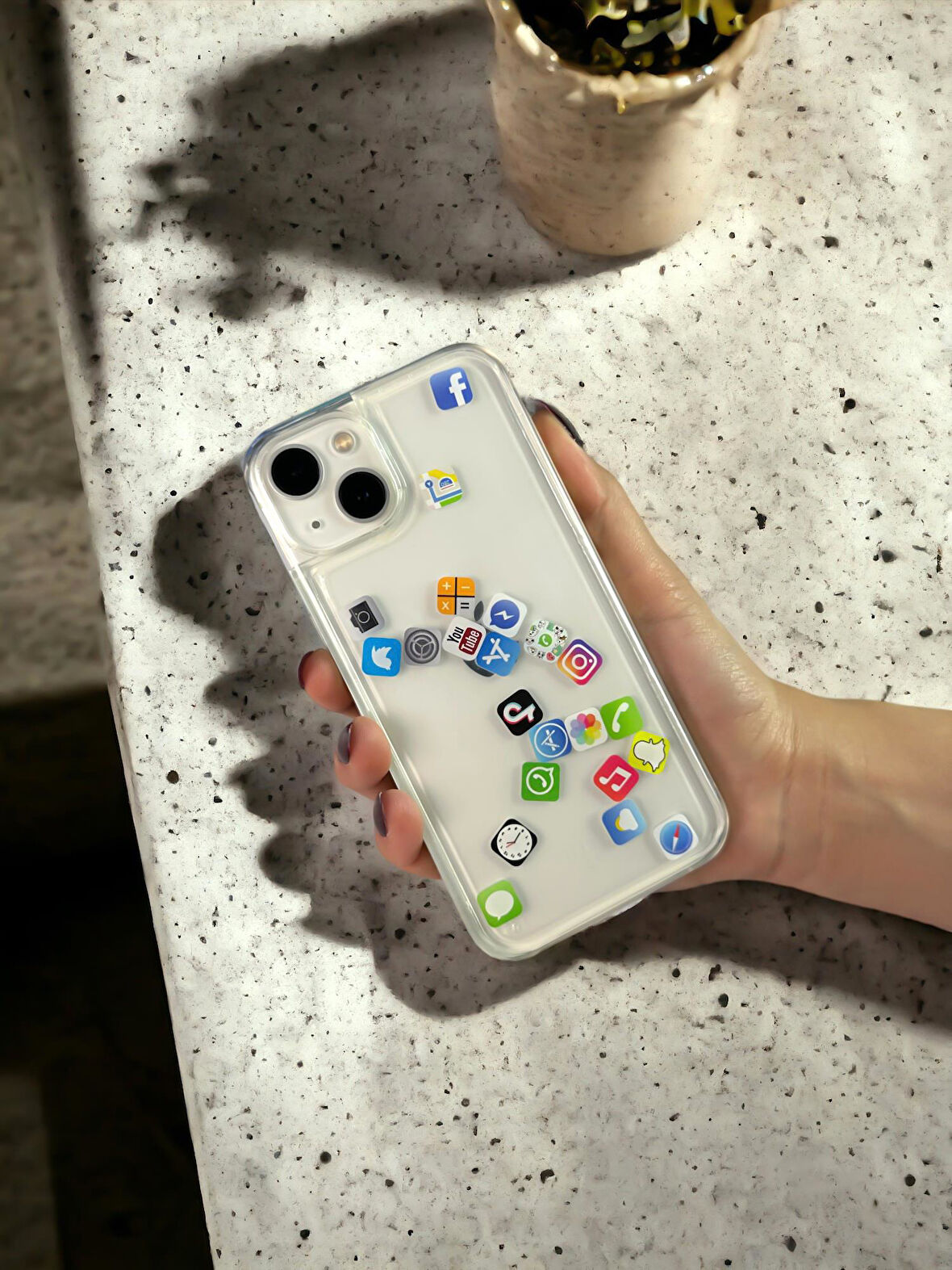 iPhone 13 - 14 Uyumlu Sulu Sosyal Medya Logolu Silikonlu Telefon Kılıfı