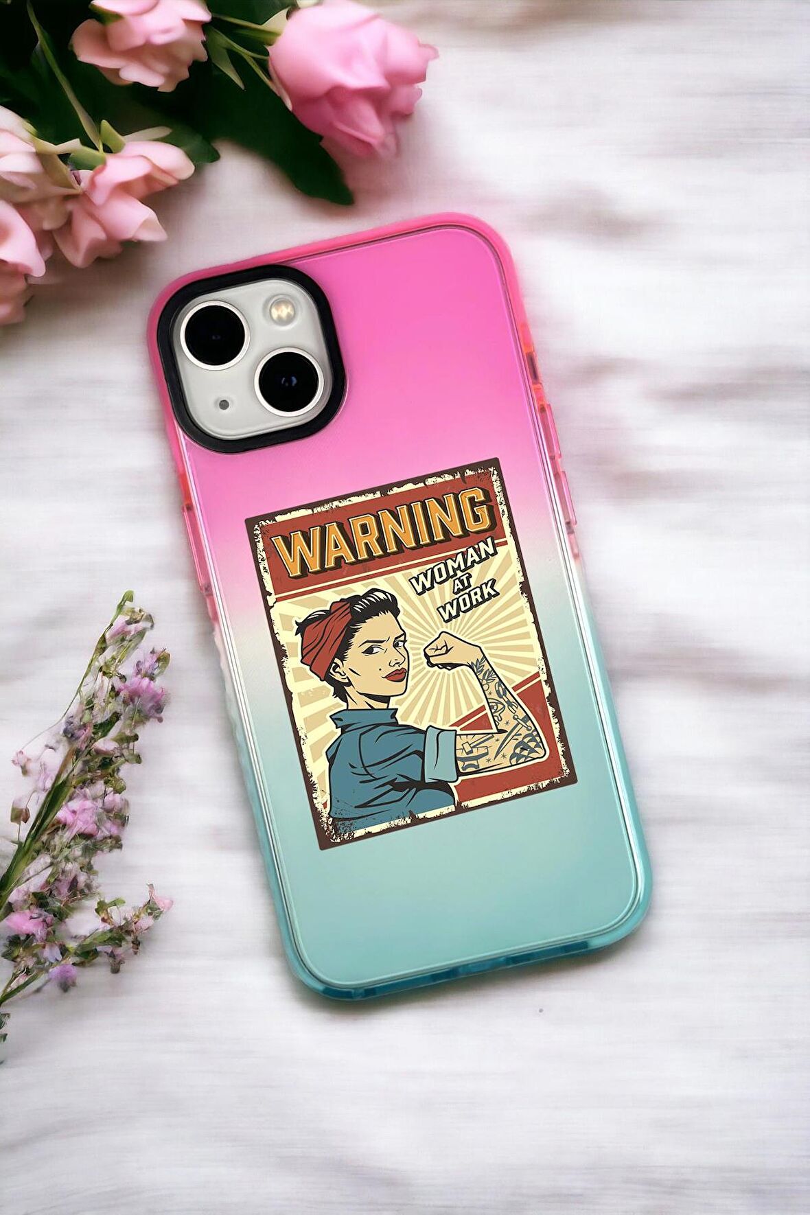 iPhone 14 Plus Uyumlu Women At Work Desenli Premium Rainbow Silikonlu Telefon Kılıfı