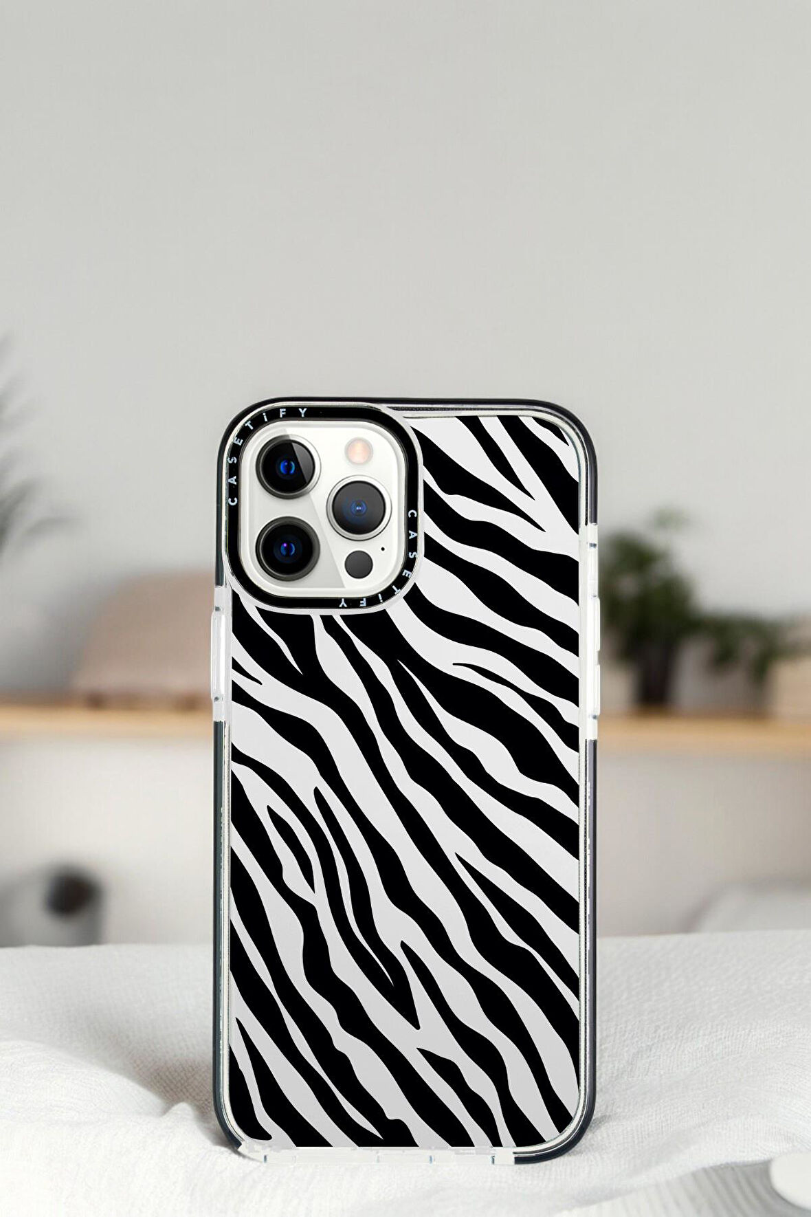 iPhone 14 Pro Max Zebra Pattern Casetify Darbe Emci Silikonlu Telefon Kılıfı