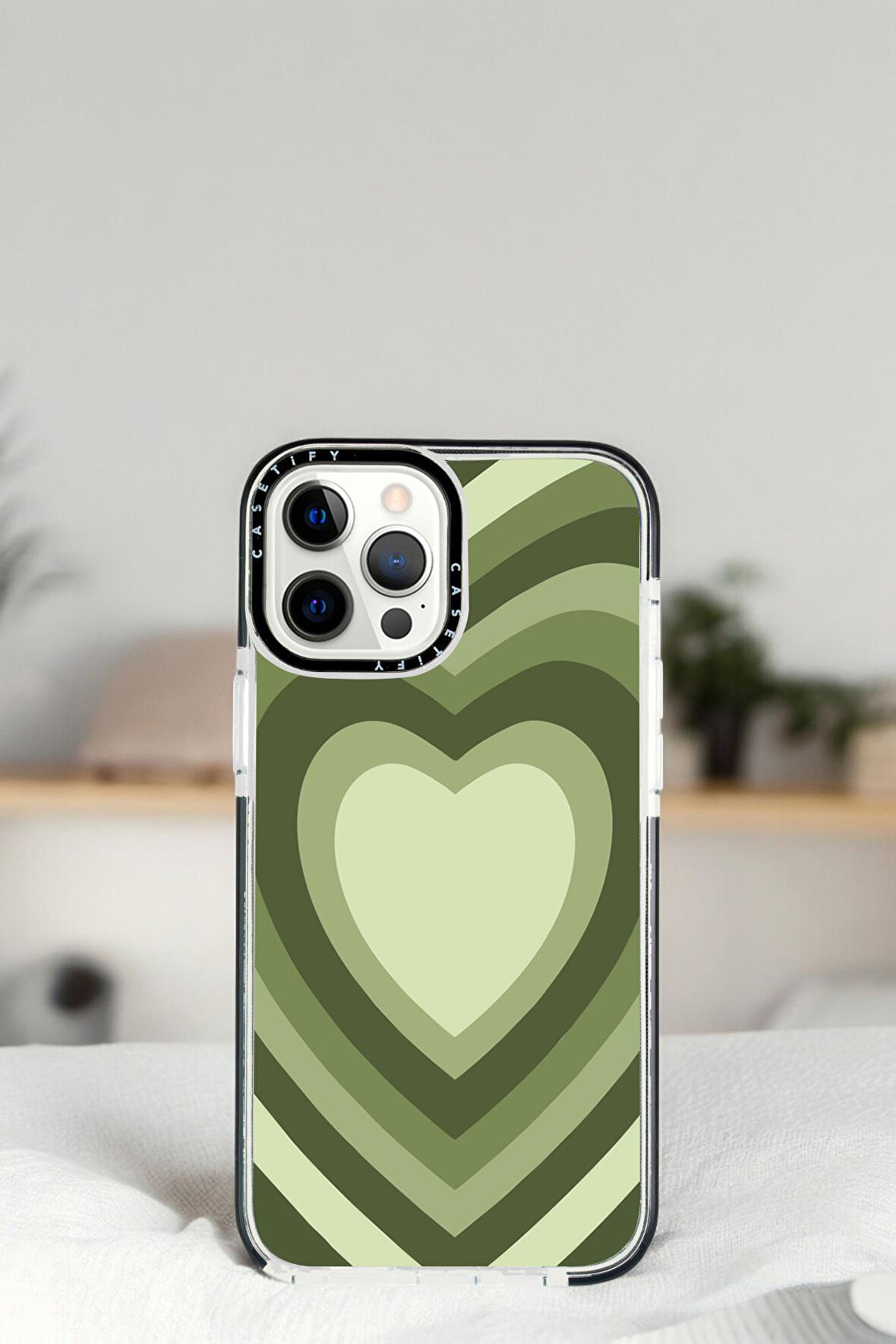 iPhone 14 Pro Yeşil Kalpler Desenli Casetify Darbe Emci Silikonlu Telefon Kılıfı