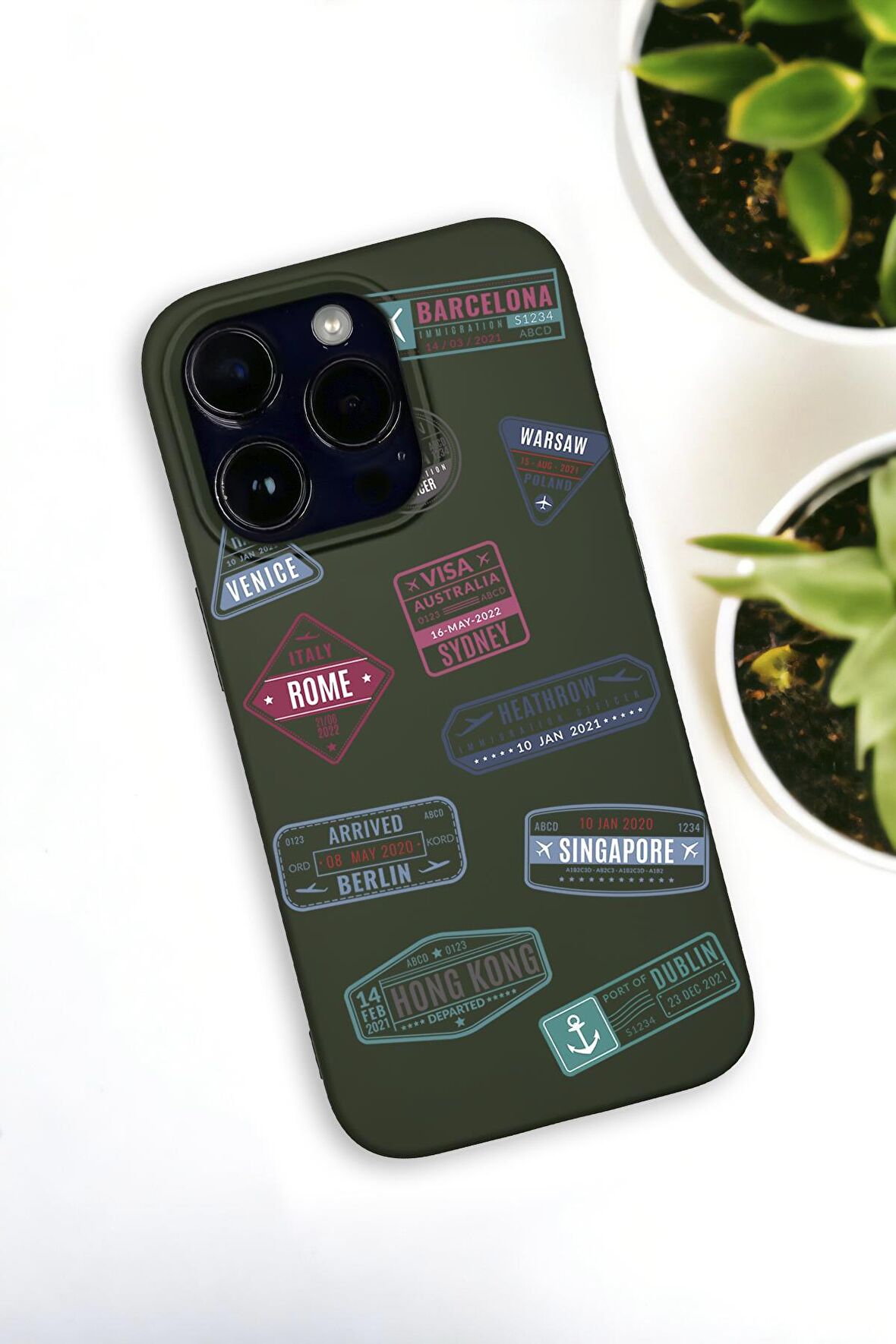 iPhone 14 Pro Uyumlu Seyehat Pulu Premium Silikonlu Haki Lansman Telefon Kılıfı