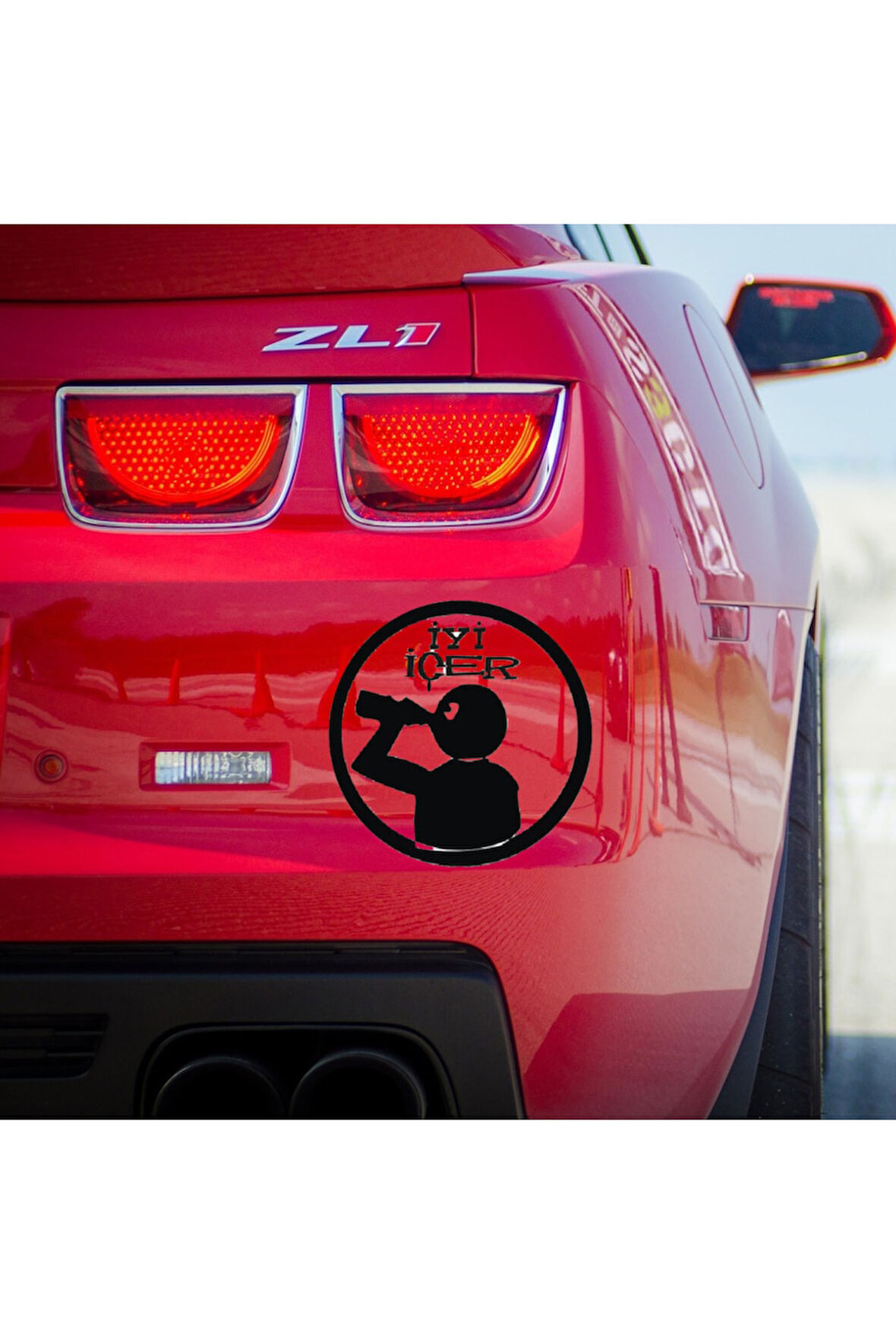 İyi İçer Yazılı Oto Sticker Siyah 20*20 Cm