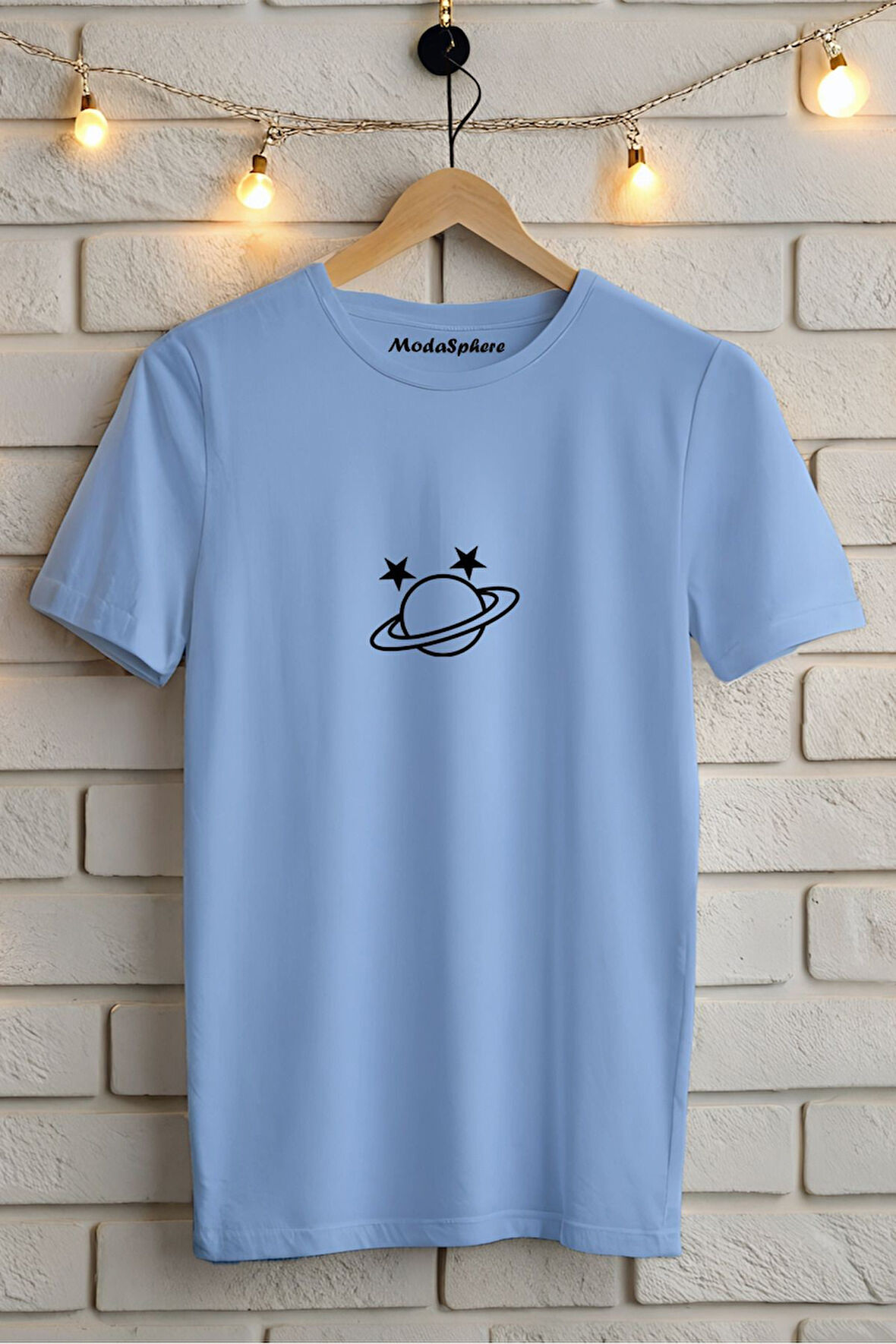 SATURN VE YILDIZ BASKILI BİSİKLET YAKA KISA KOLLU UNISEX TİŞÖRT