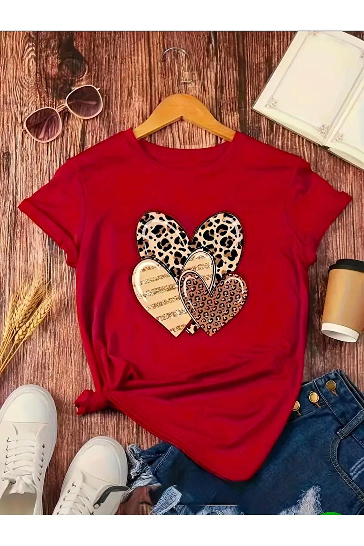 İÇ İÇE KALPLER BASKILI BASIC t-shirt