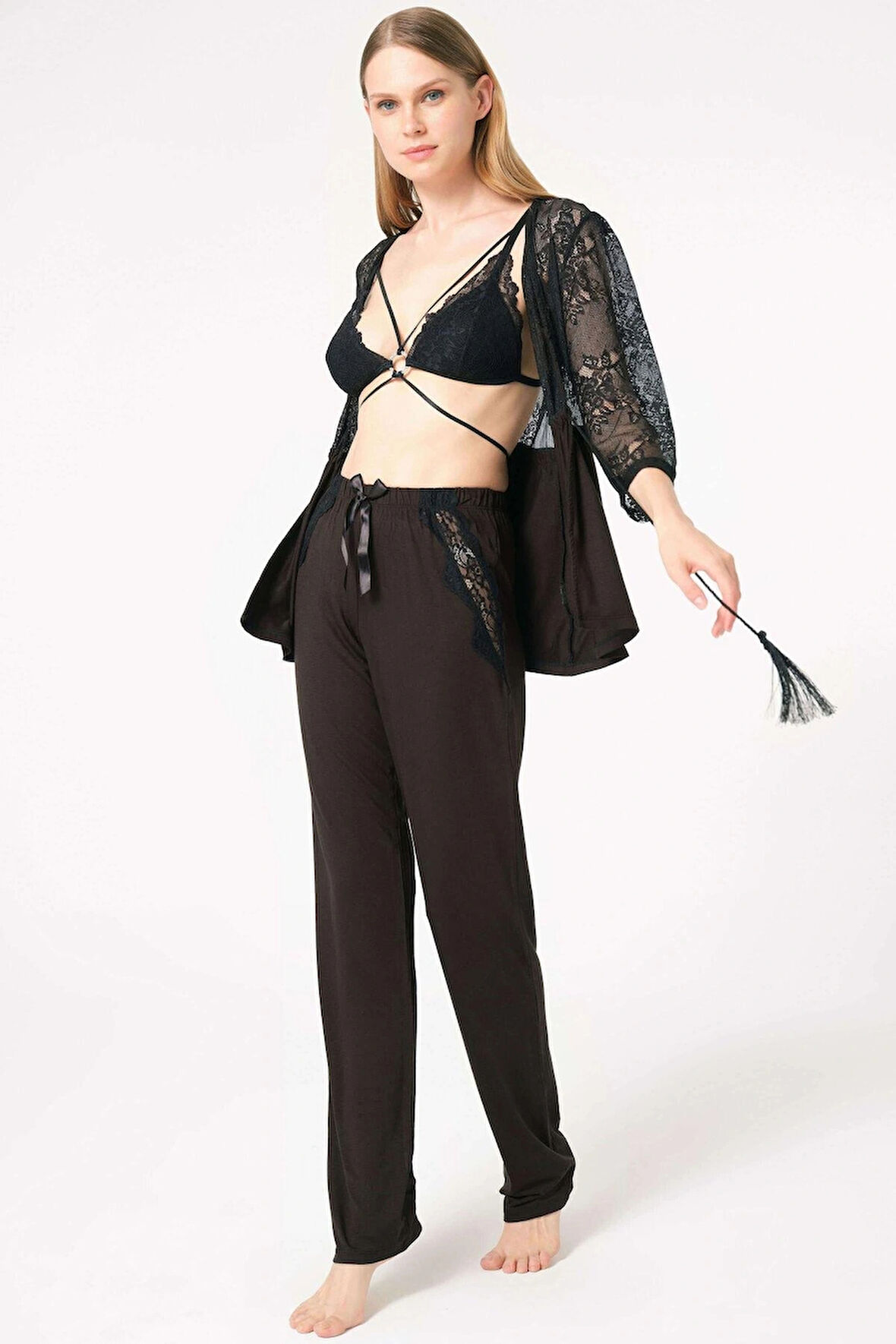 MDB MdbShop Dantelli Sabahlık Balensiz Desteksiz Dolgusuz Yaka Detaylı Sütyen ve Pantolon Pijama 3lü Takım