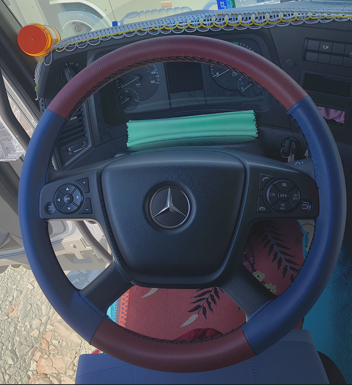 DİKİŞLİ DİREKSİYON KILIFI BORDO DERİ MAVİ DERİ SİYAH DİKİŞLİ MERCEDES YENİ TIR KAMYON İÇİN