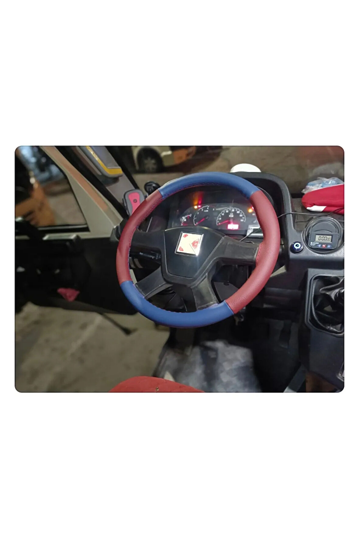 DİKİŞLİ DİREKSİYON KILIFI BORDO / MAVİ DERİ MAVİ KIRMIZI DİKİŞLİ KARSAN J10 İÇİN