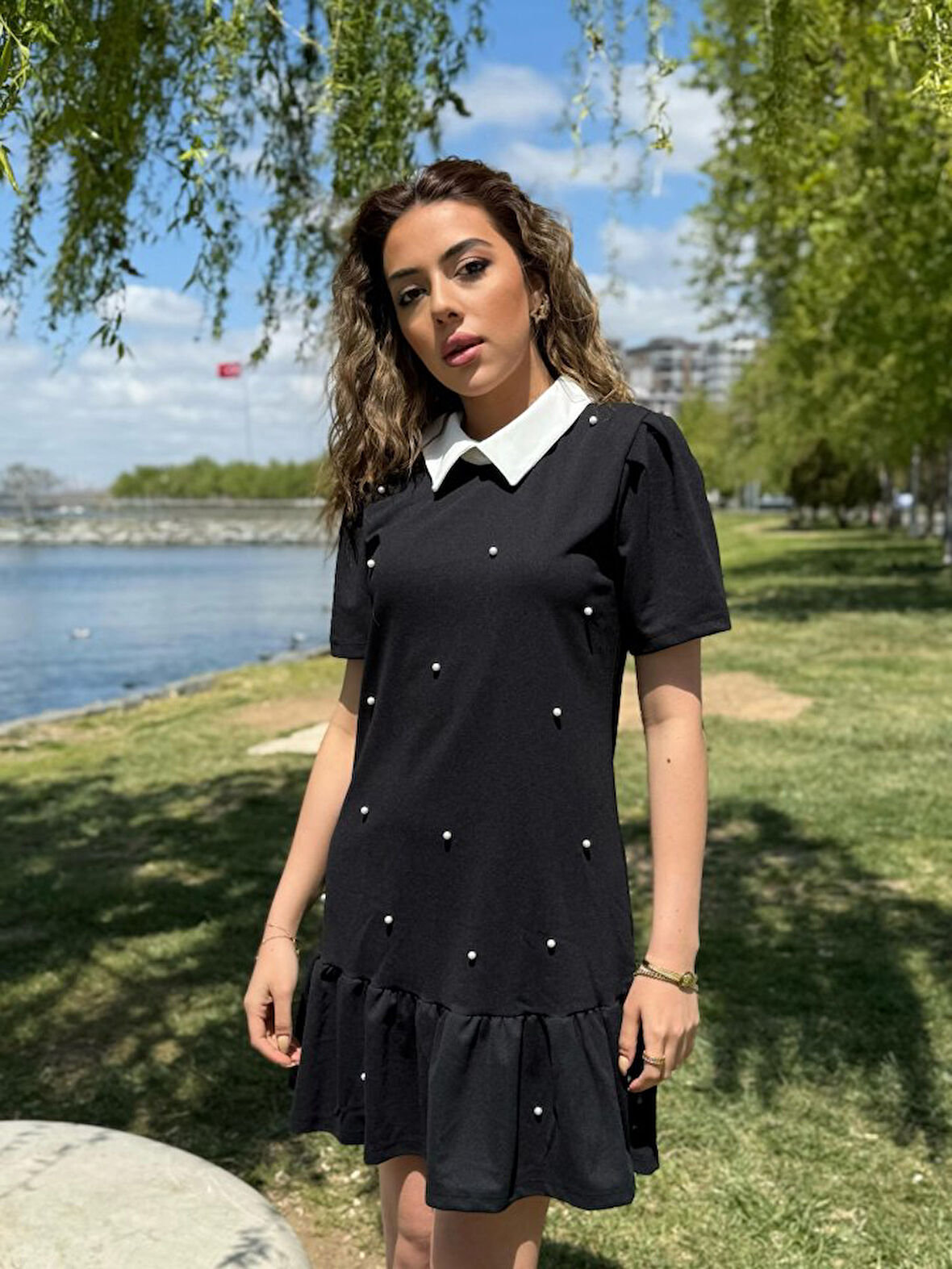 Kadın Kısa Kollu Yakalı Inci Detaylı Kısa Ithal Krep Elbise