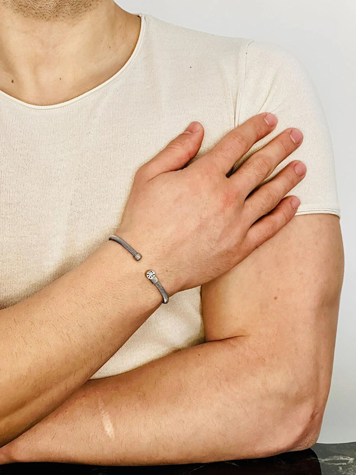 Gümüş Erkek Bileklik 14 Ayar Beyaz Altın Kaplama,Işıltılı Desenli Kararmaz Çelik Bant