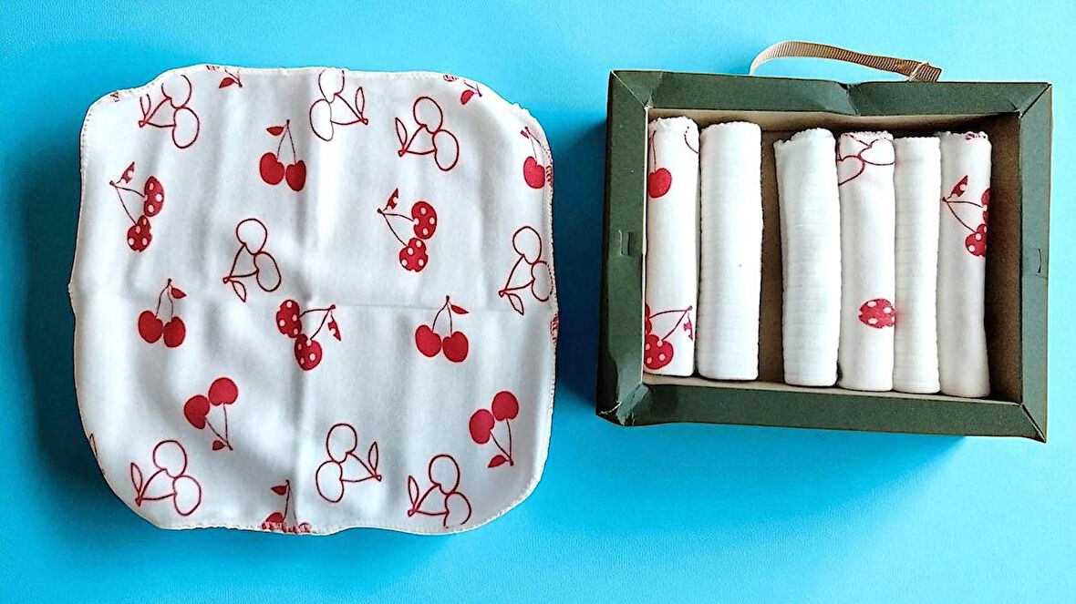 BEBEK AĞIZ SİLME VE ÇOK AMAÇLI MENDİL 7 Lİ KUTULU DESENLİ SAF PAMUKTAN