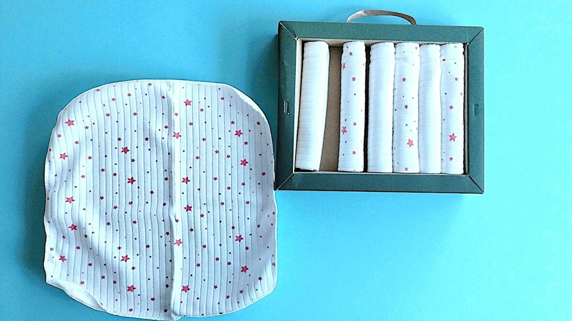 BEBEK AĞIZ SİLME VE ÇOK AMAÇLI MENDİL 7 Lİ KUTULU DESENLİ SAF PAMUKTAN