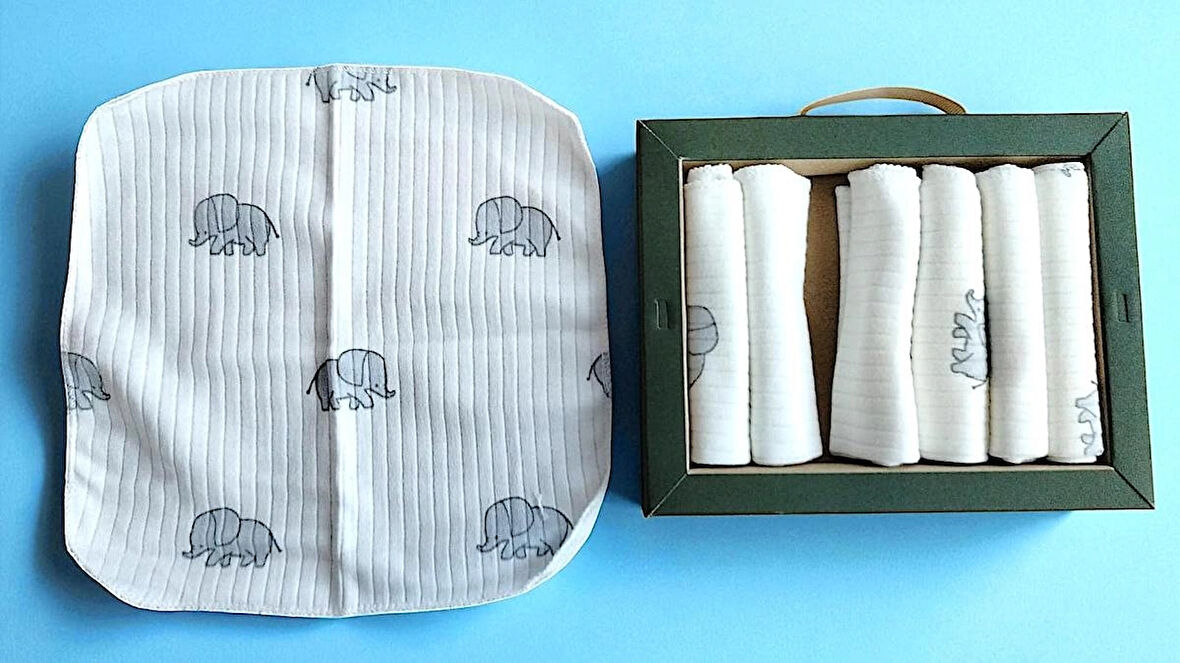 BEBEK AĞIZ SİLME VE ÇOK AMAÇLI MENDİL 7 Lİ KUTULU DESENLİ SAF PAMUKTAN