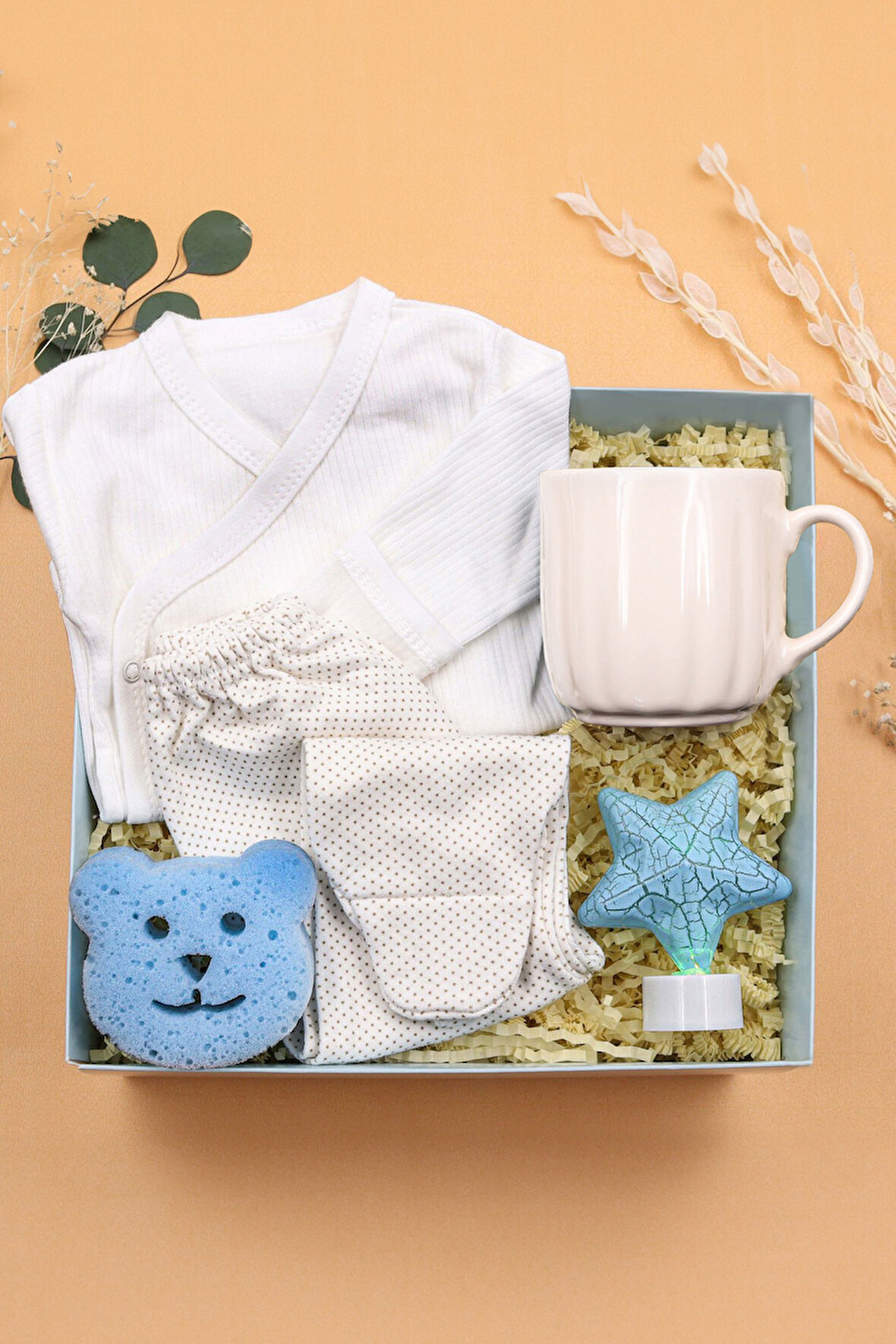 Yenidoğan Bebek Takımı & Kupa & Banyo Süngeri & Renkli Yıldız Işık Hediye Seti