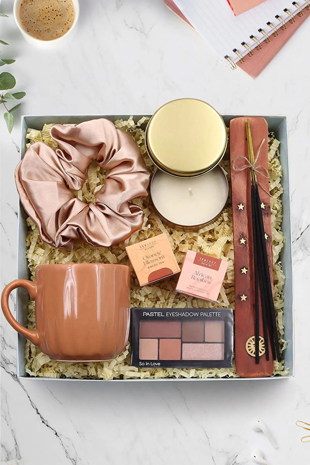 Mum & Teashop Bitki Çay & Çubuk Tütsü & Far Paleti & Toka & Kupa Hediye Seti