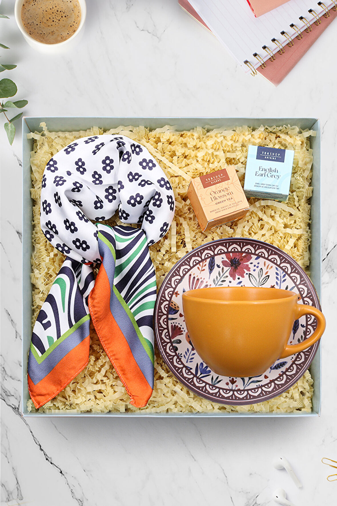 Turuncu Detaylı Fular & Fincan & Teashop 2'li Bitki Çayı Hediye Seti
